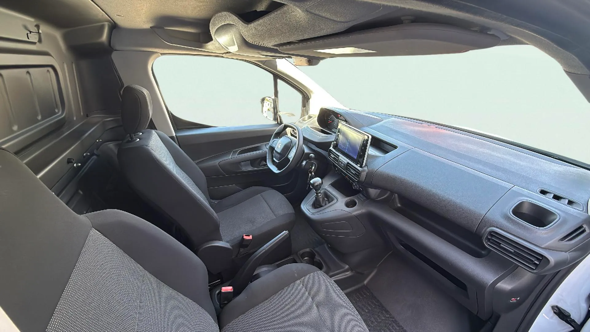 Peugeot Partner Pro 600KG BlueHDi - foto 14