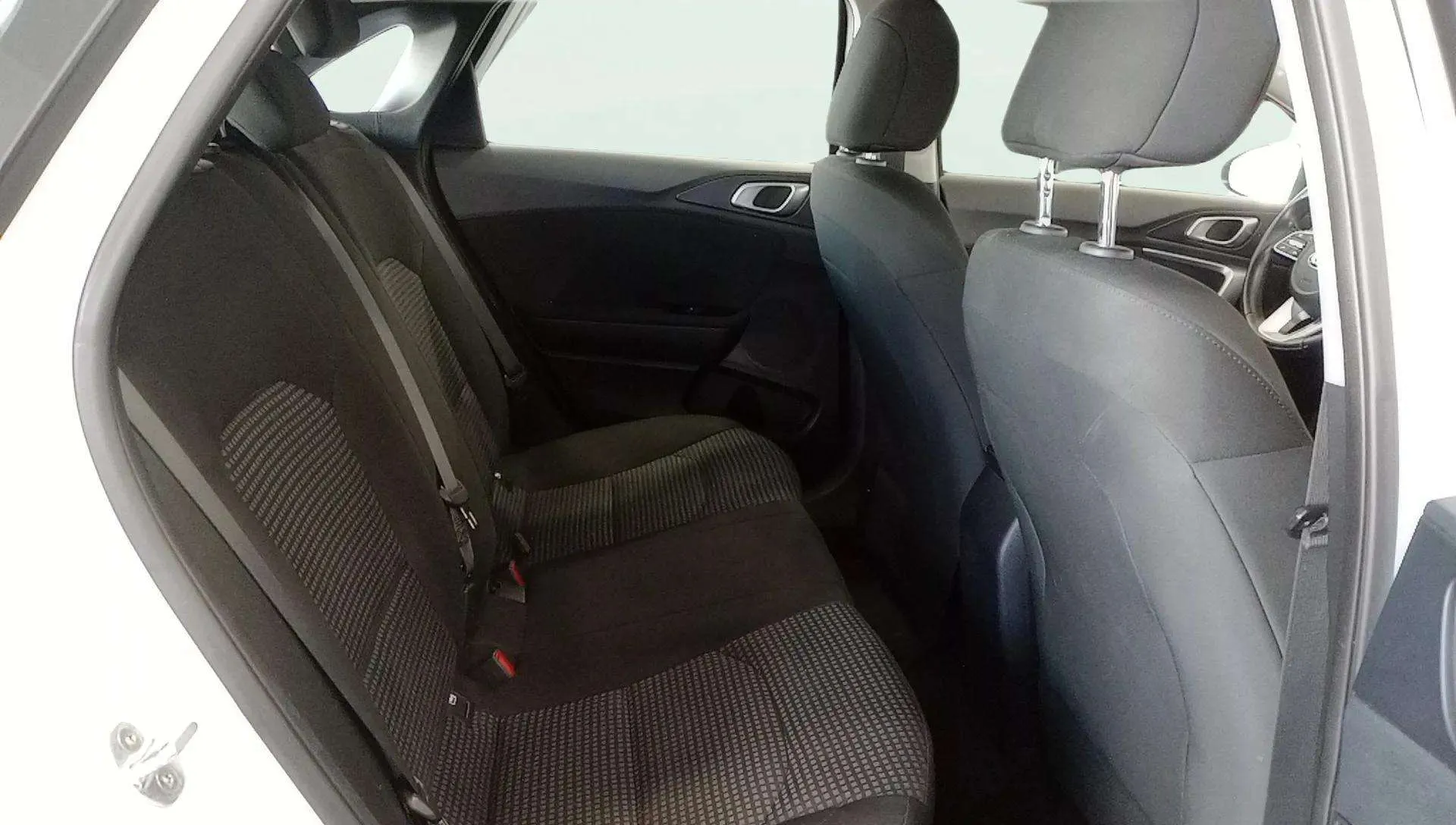 Kia Ceed 1.0 T-GDi - foto 17