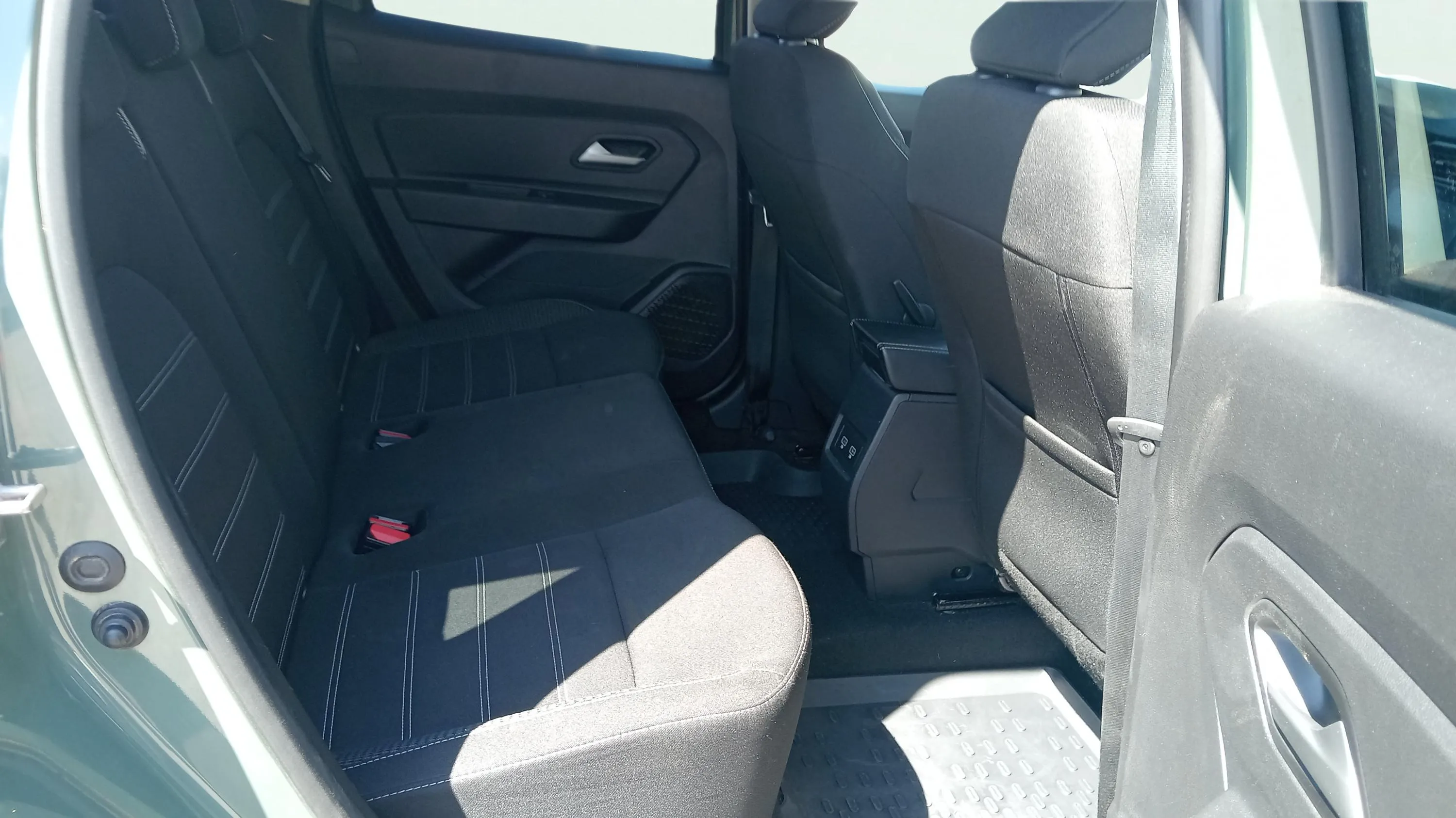 Dacia Duster Expression TCe 4x2 - foto 18