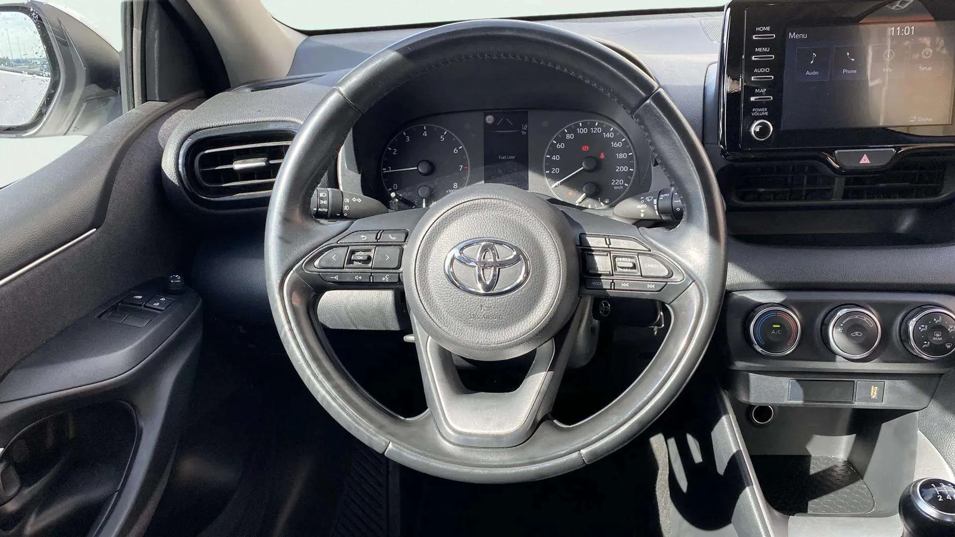 Toyota Yaris 1.0 70 Active - foto 12