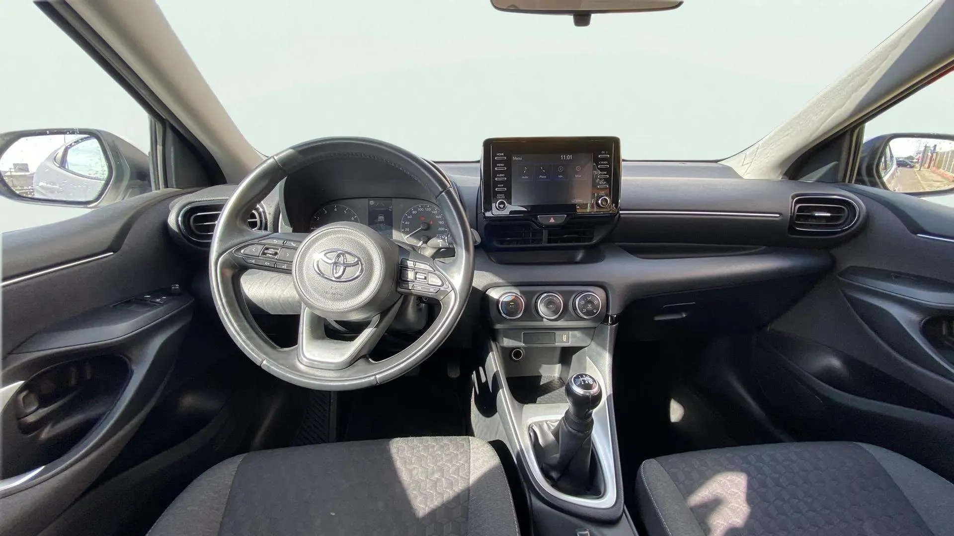 Toyota Yaris 1.0 70 Active - foto 11