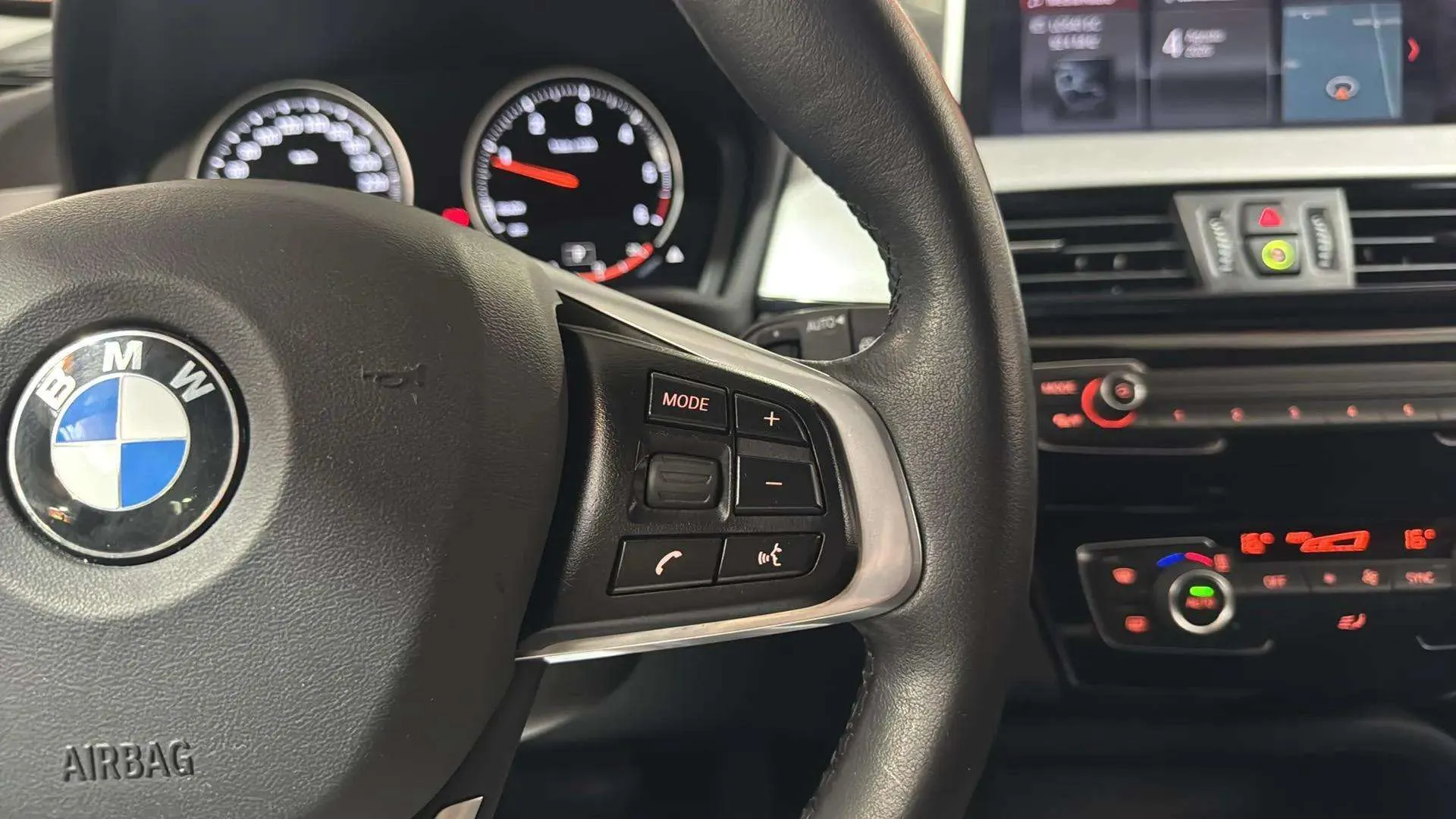 BMW X1 sDrive18d - foto 18