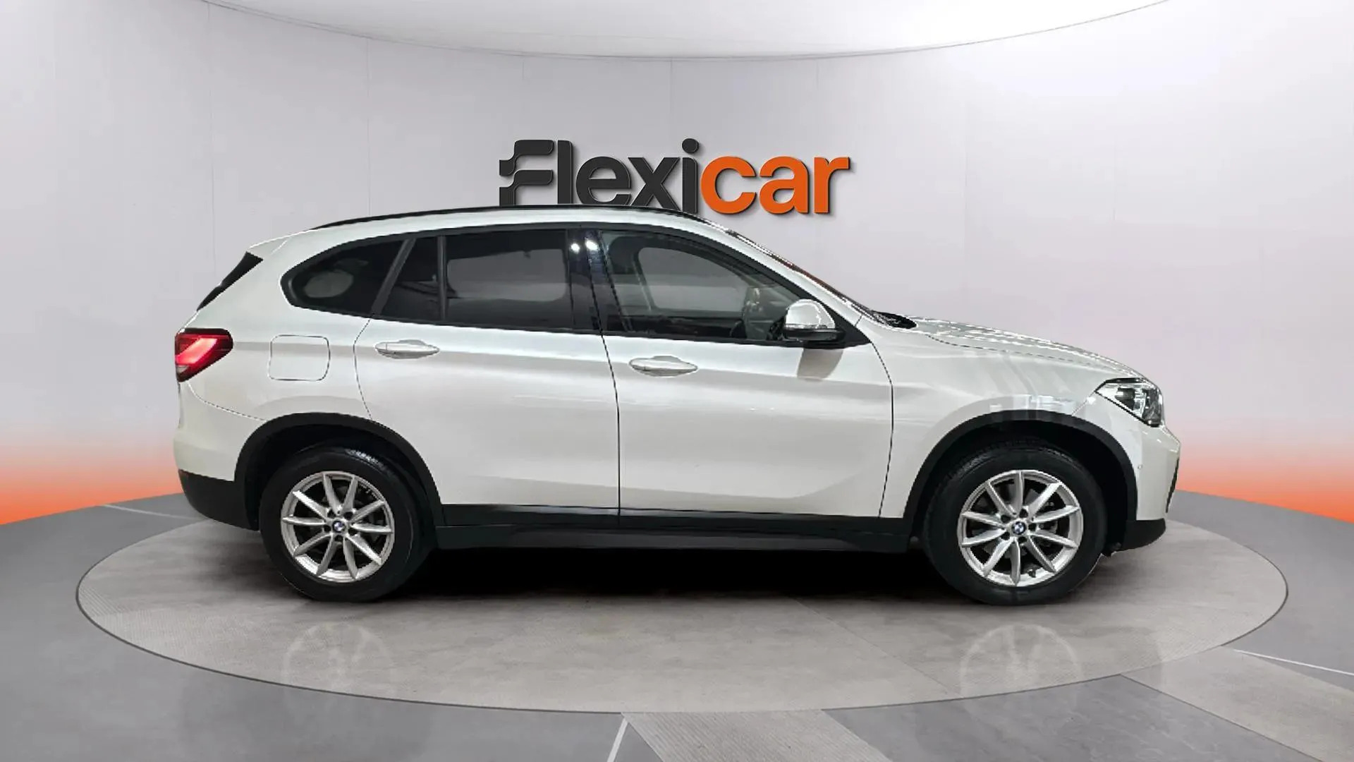 BMW X1 sDrive18d - foto 8