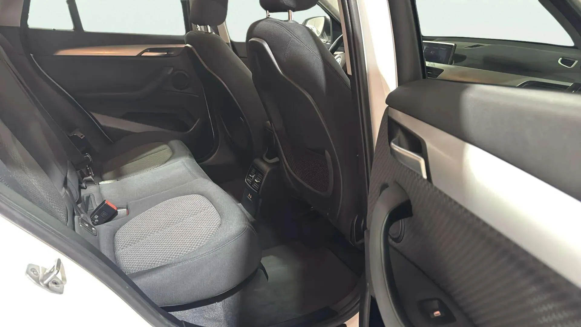 BMW X1 sDrive18d - foto 22