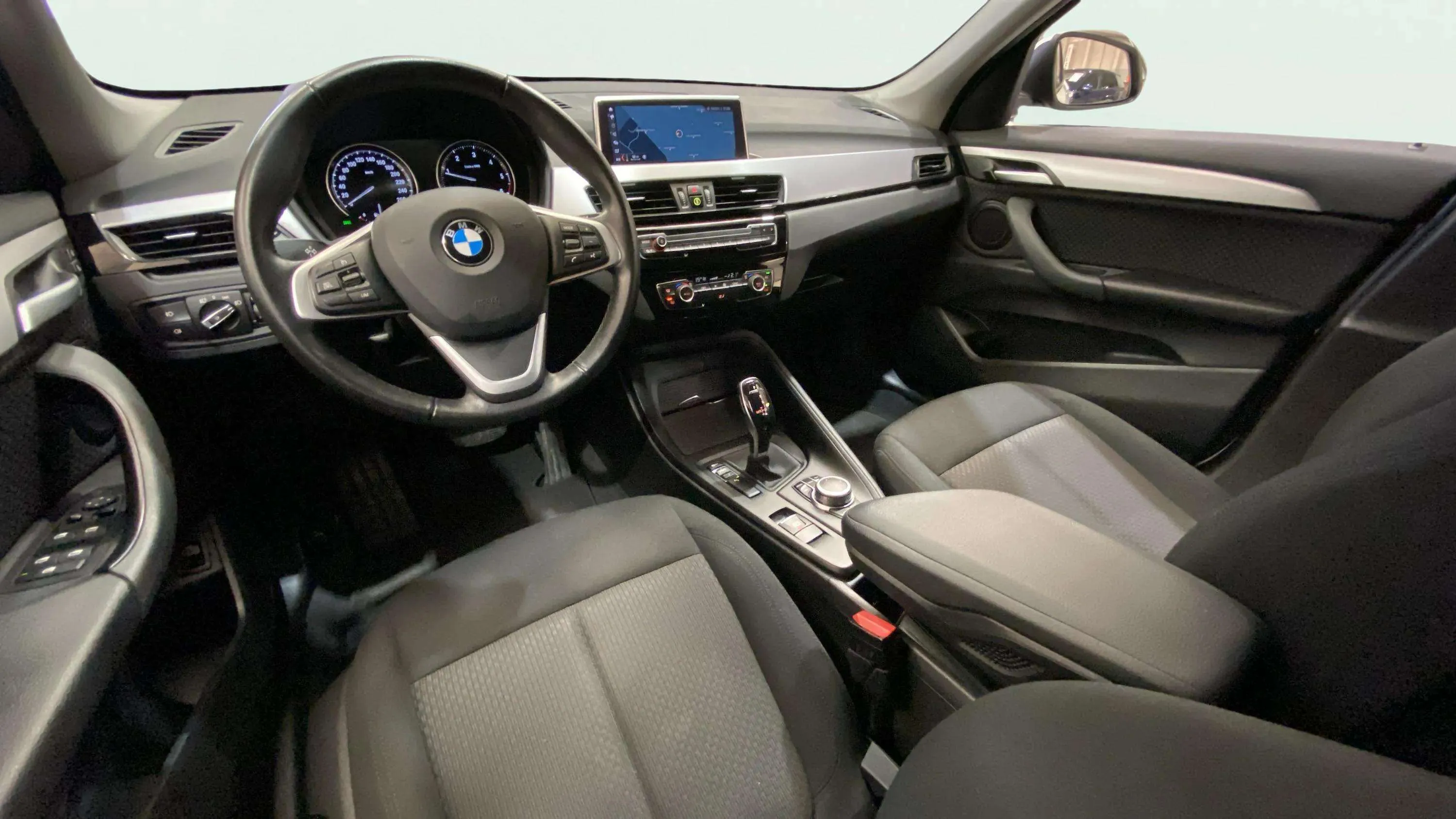 BMW X1 sDrive18d - foto 35