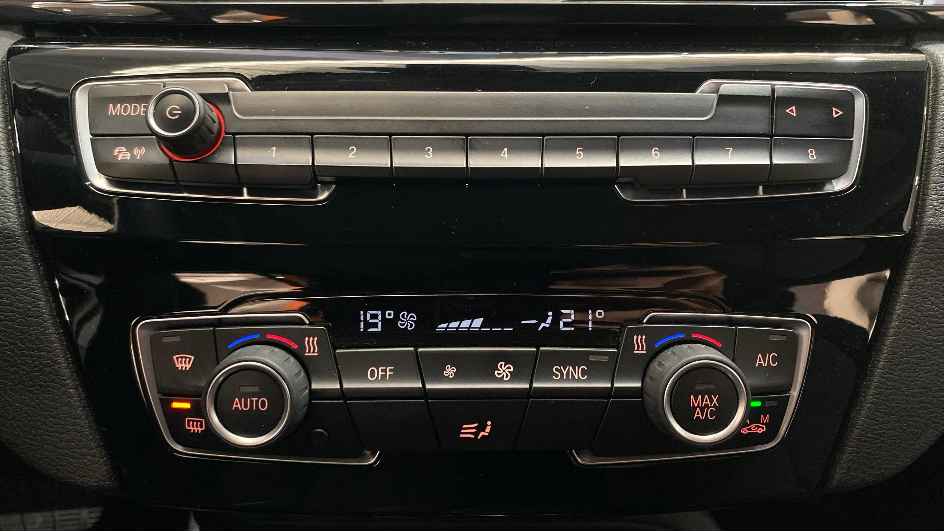 BMW X1 sDrive18d - foto 31