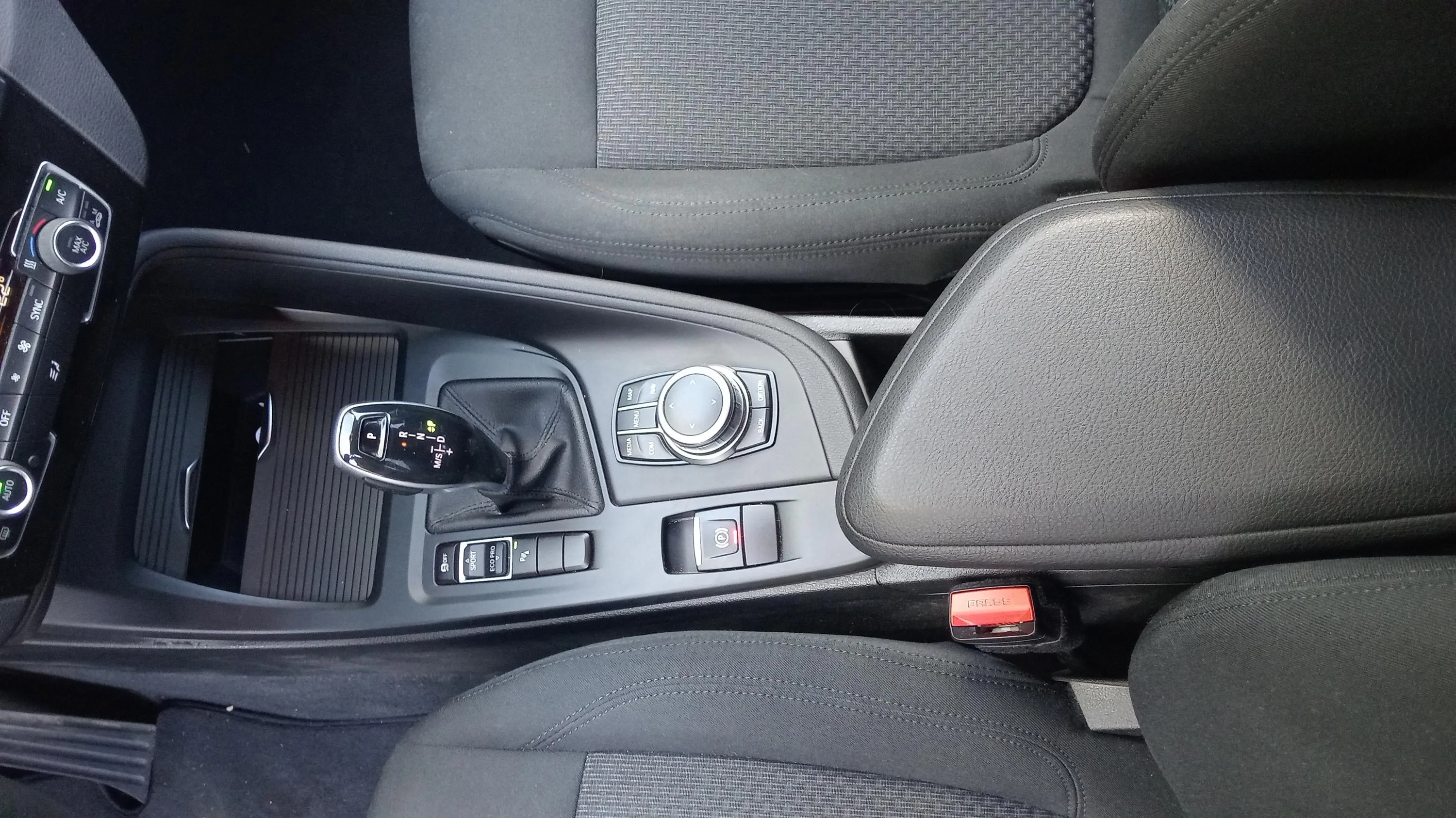 BMW X1 sDrive18d - foto 23