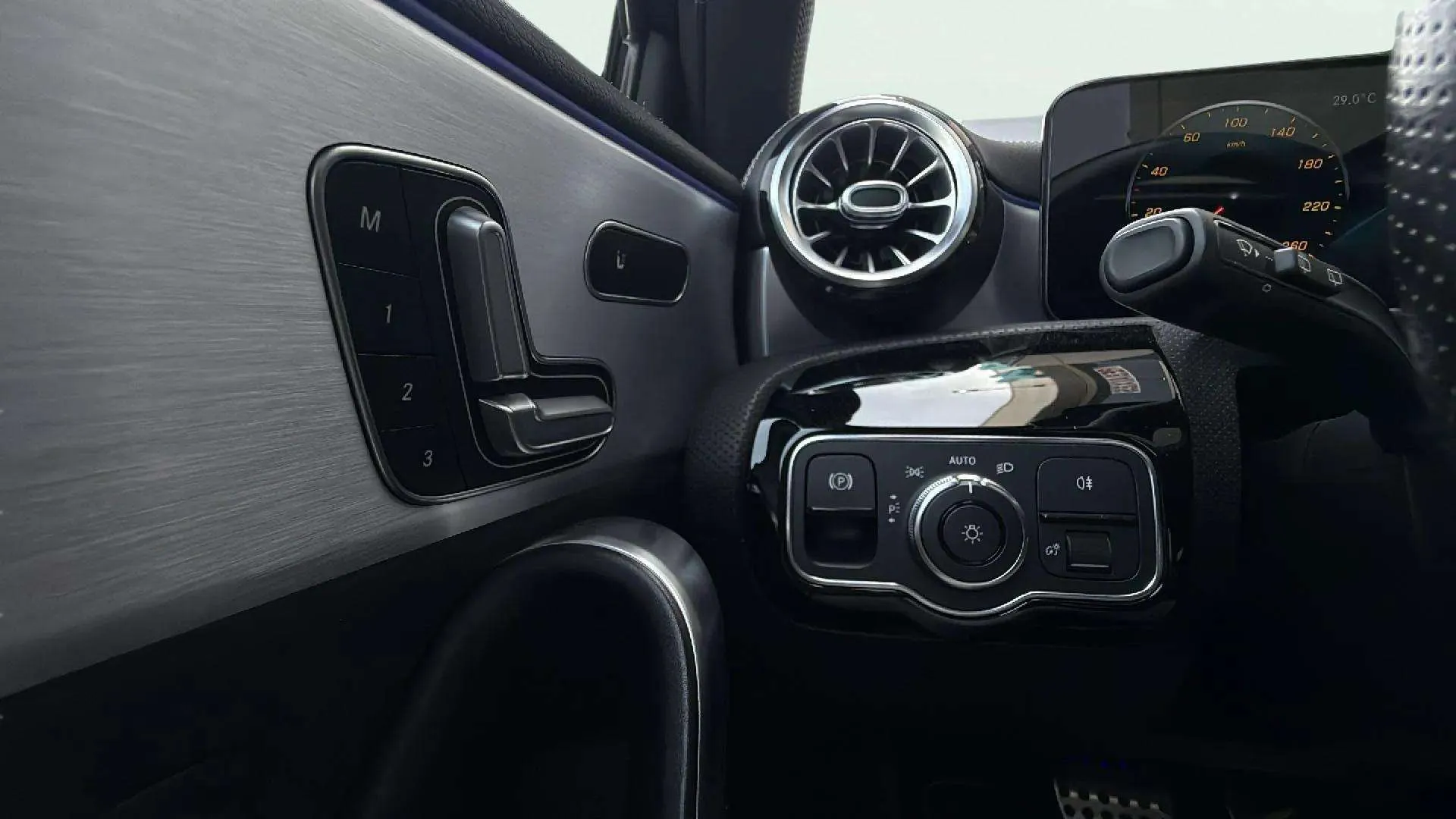 Mercedes-Benz Clase A A 200 d - foto 12