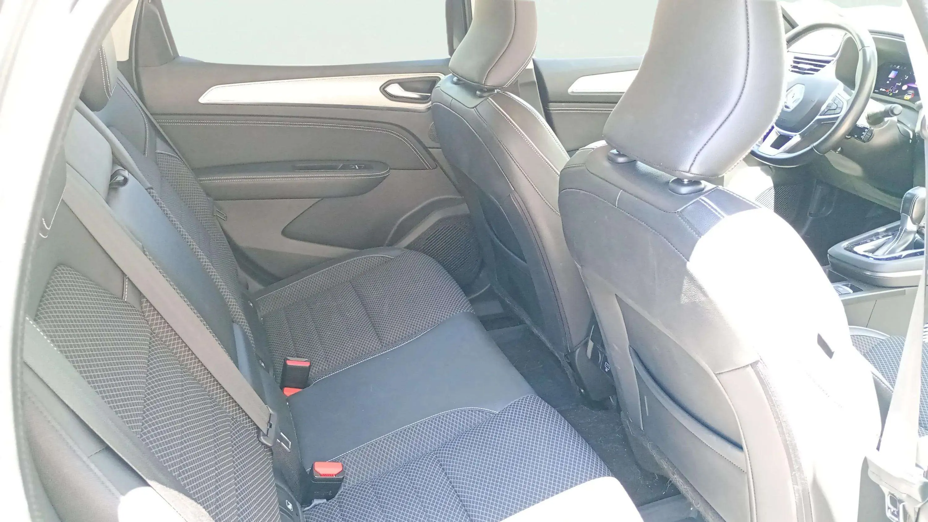 Renault Arkana Zen TCe EDC mild hybrid - foto 14