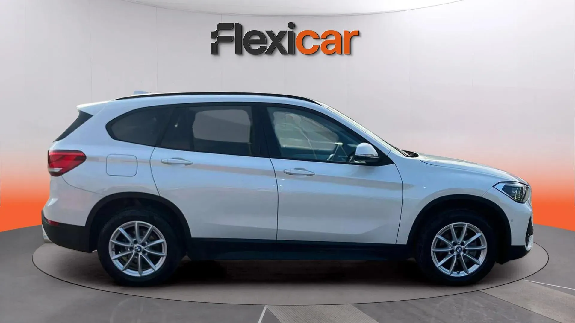 BMW X1 sDrive18d - foto 9