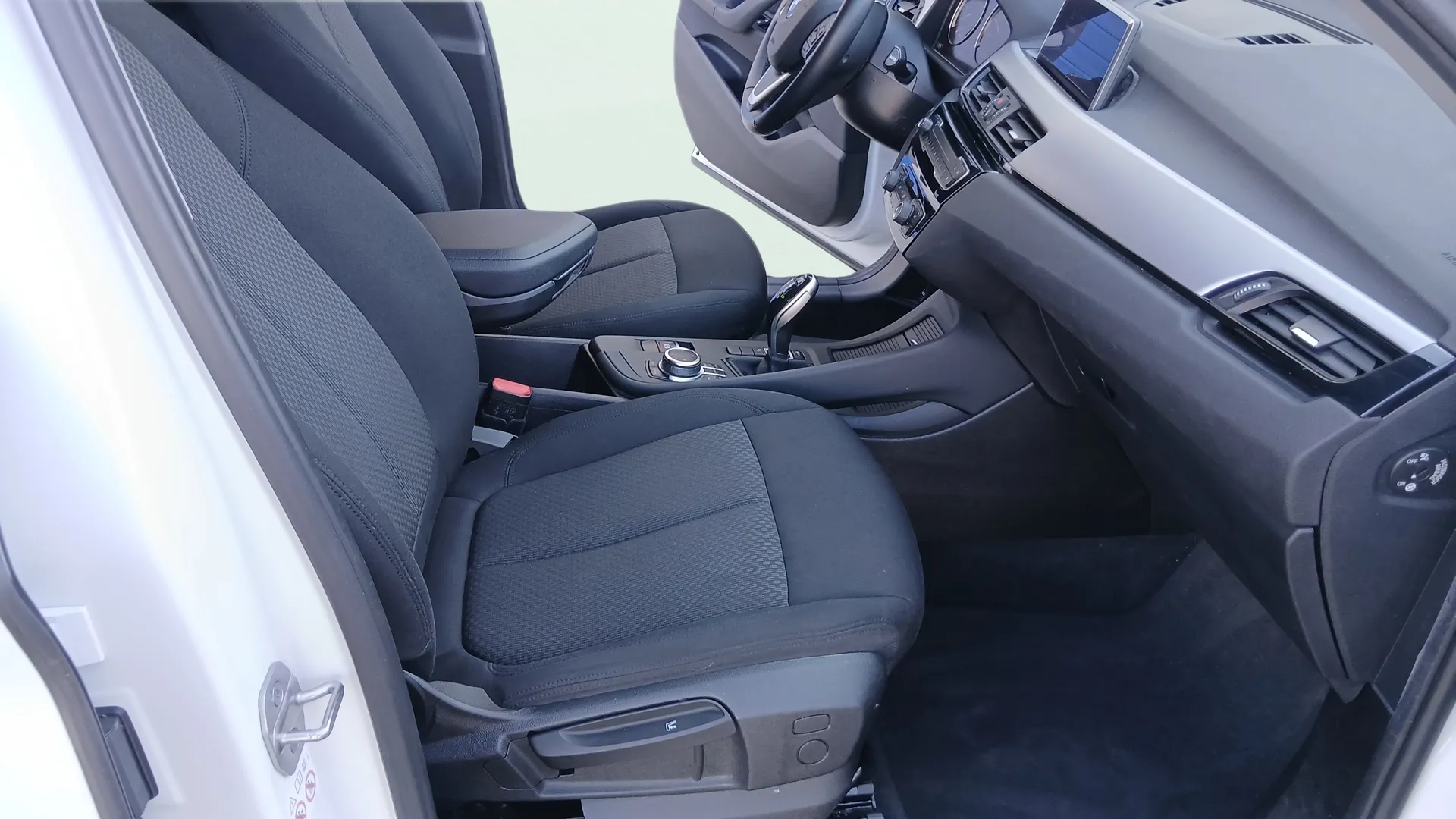 BMW X1 sDrive18d - foto 21
