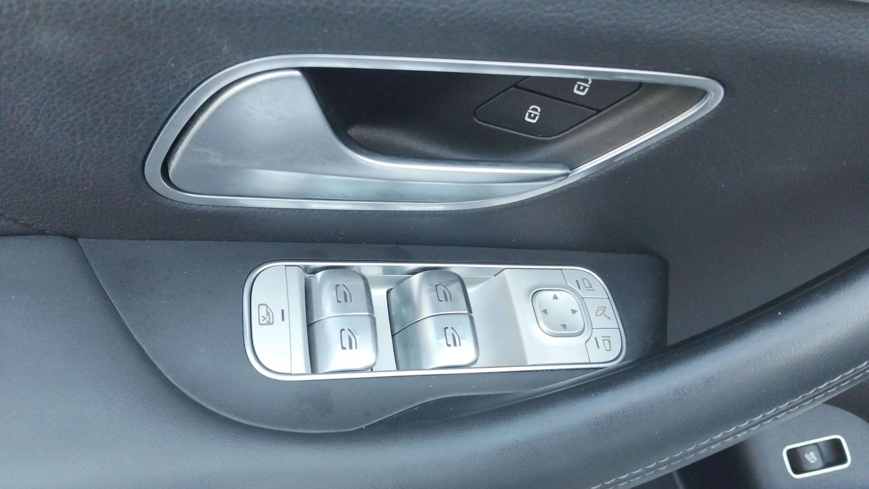 Mercedes-Benz GLE 350 de 4MATIC (Híbrido Enchufable) - foto 24