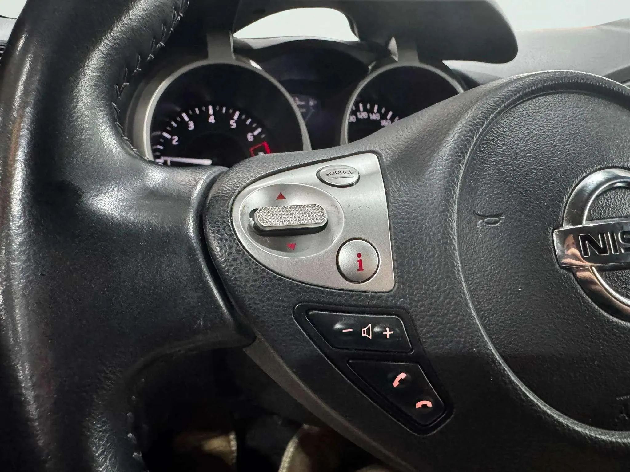 Nissan Juke G E6D-Temp Tekna - foto 14