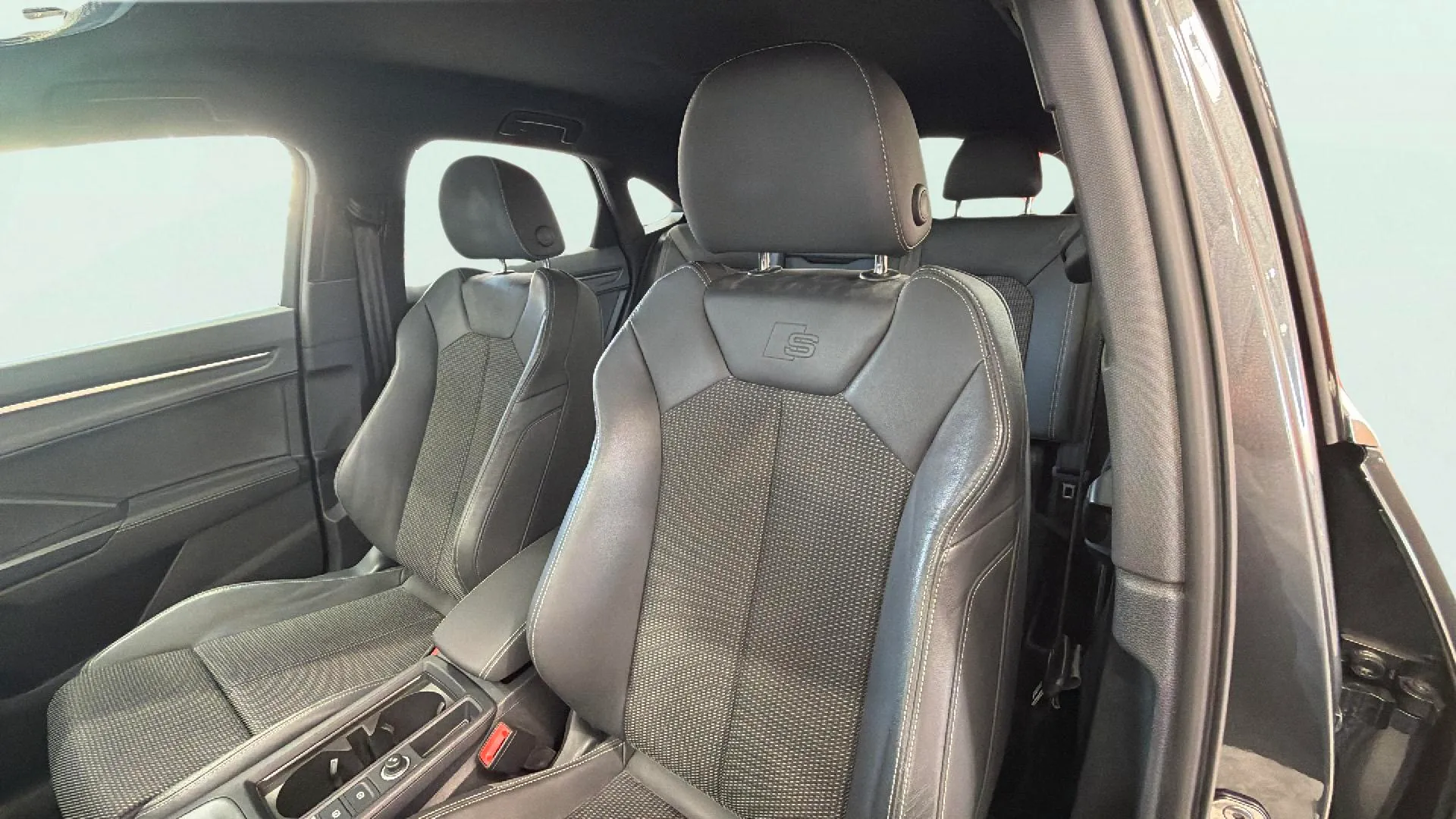 Audi Q3 S line 35 TDI S tronic - foto 24
