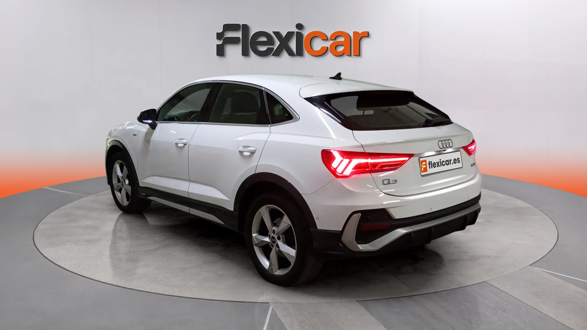 Audi Q3 S line 35 TDI S tronic - foto 5