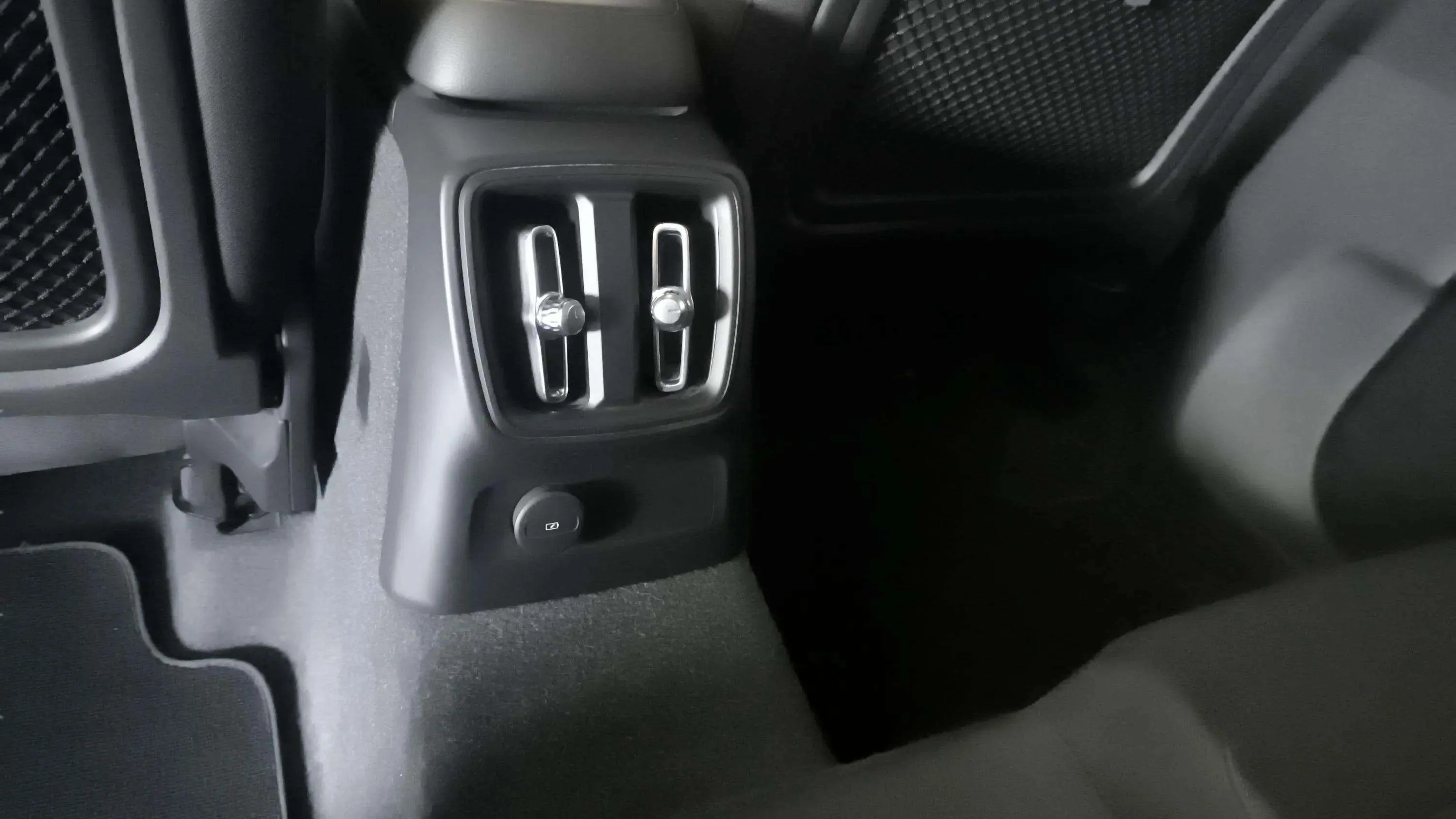 Volvo XC40 1.5 T5 Twin Recharge Inscription - foto 24