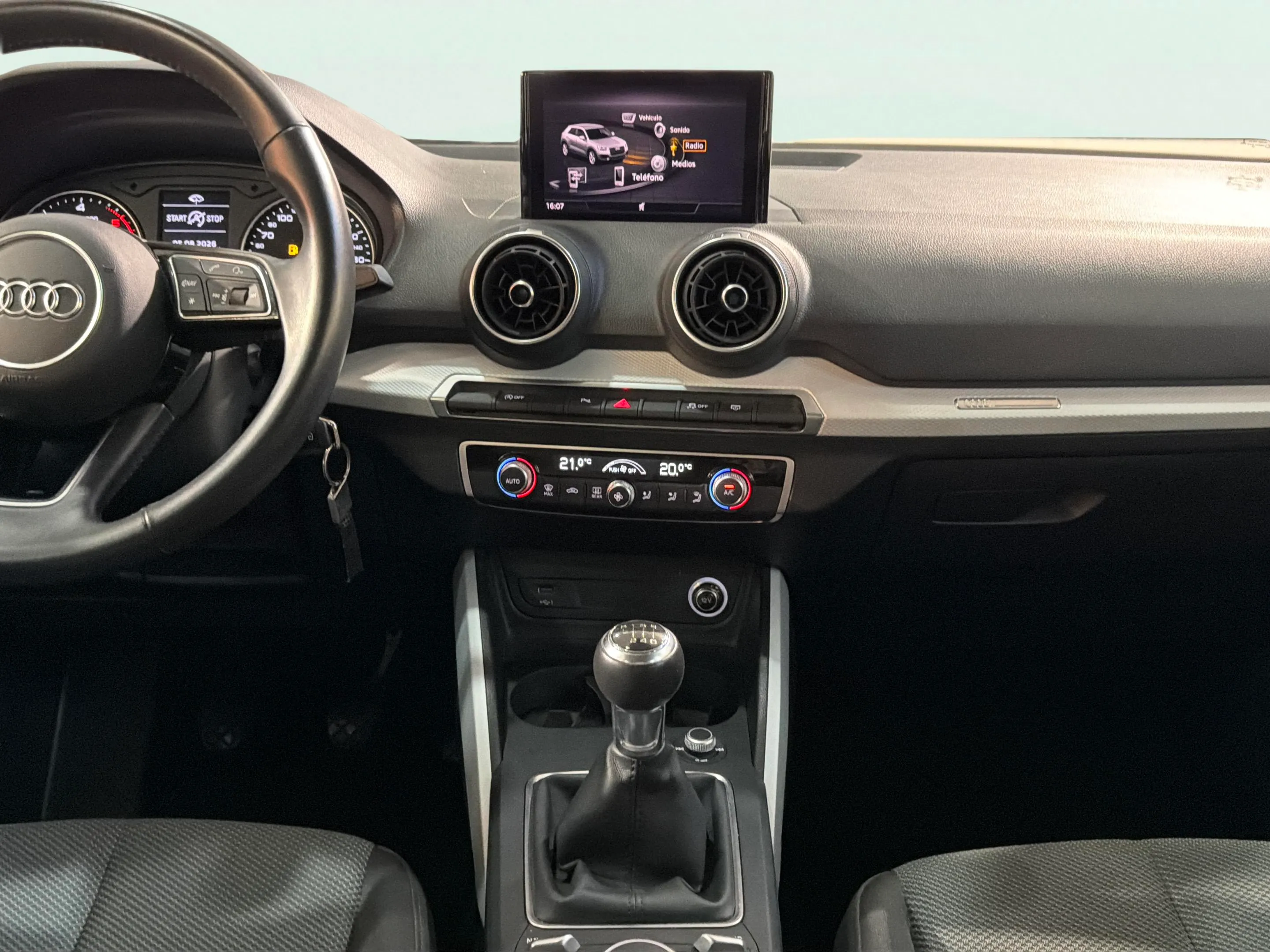 Audi Q2 Design 30 TDI - foto 11