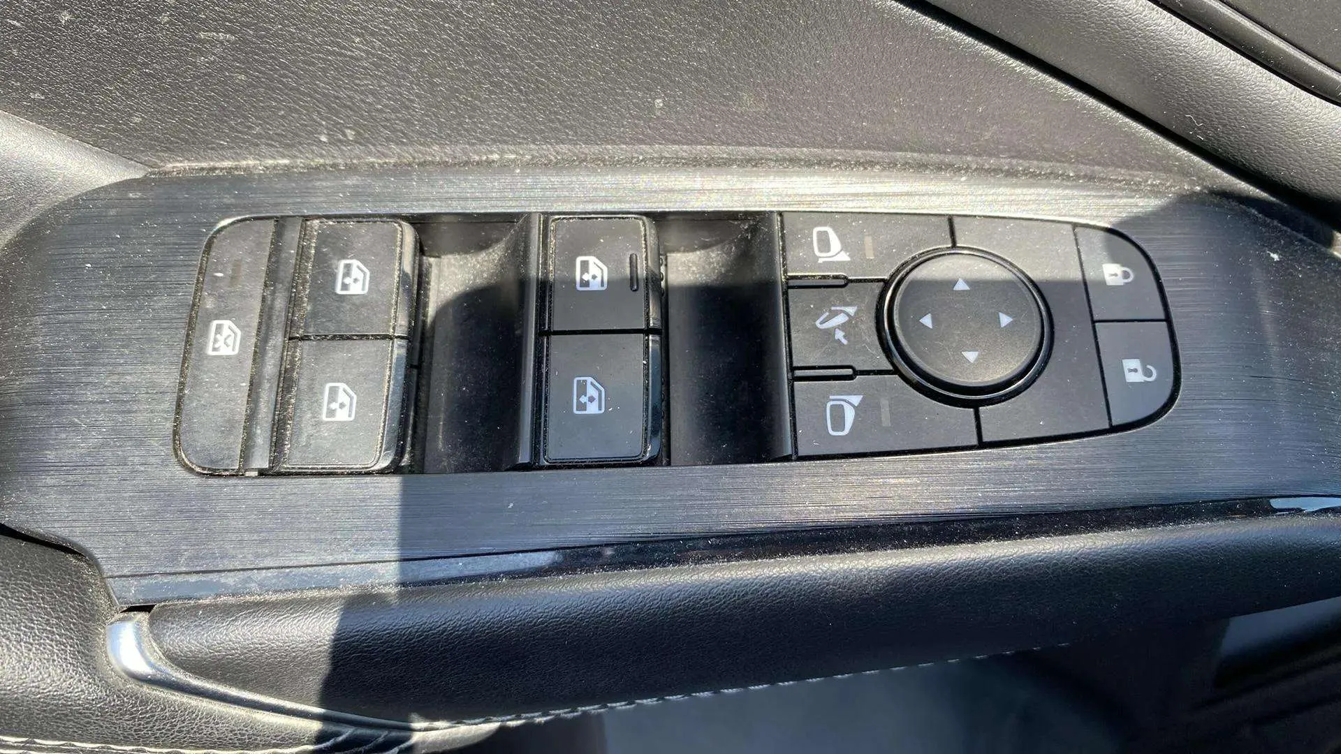 Nissan Qashqai DIG-T N-Connecta - foto 21