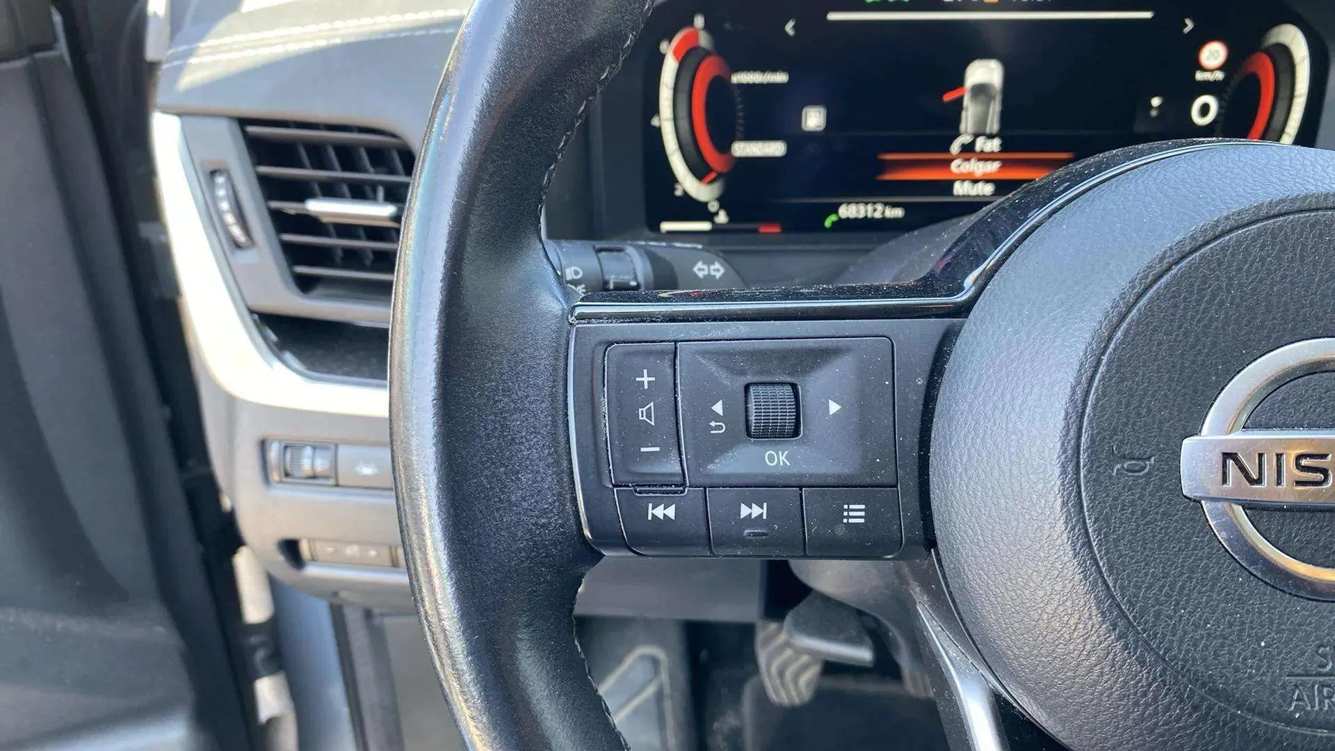 Nissan Qashqai DIG-T N-Connecta - foto 10
