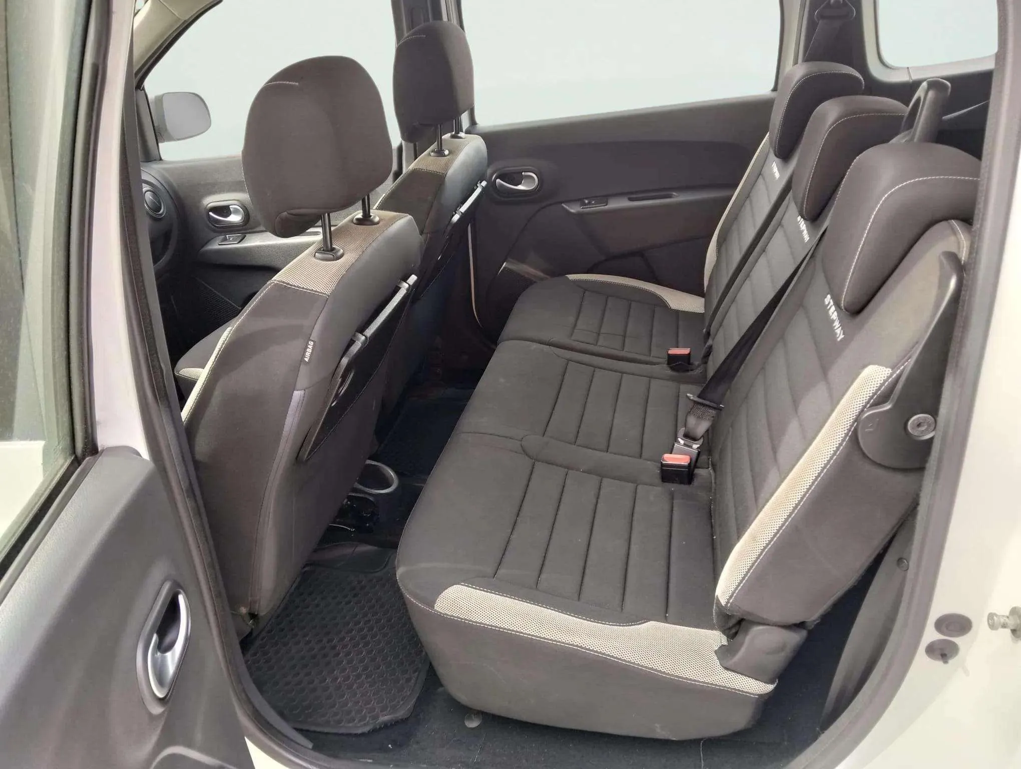 Dacia Lodgy Stepway Comfort 7 plazas - foto 25