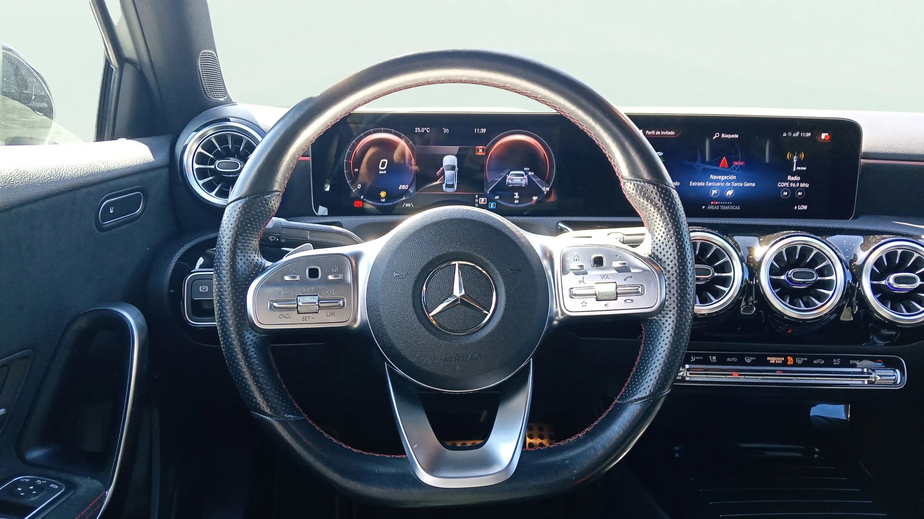 Mercedes-Benz Clase A Sedán A 200 d - foto 12