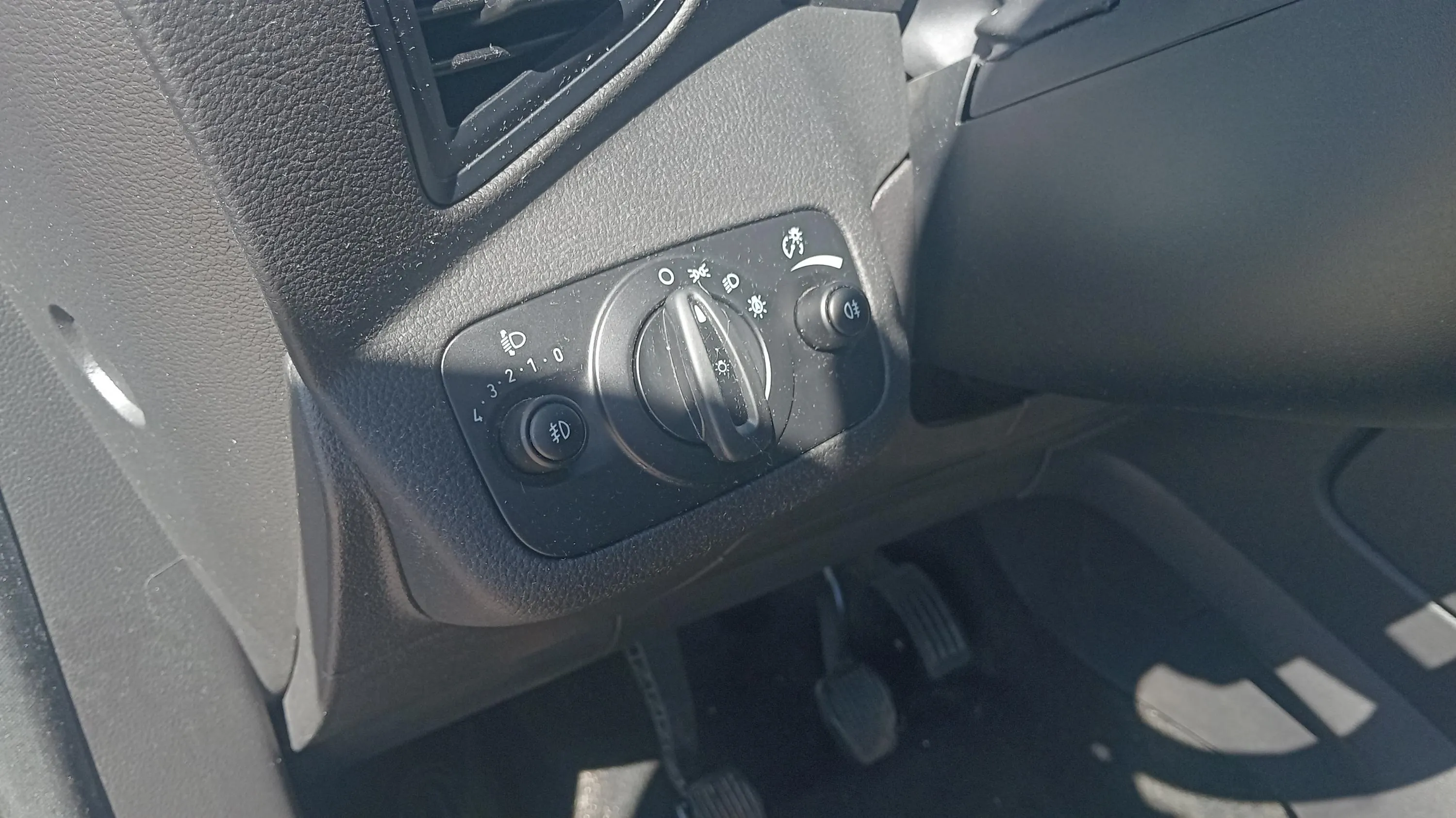 Ford C-Max 1.0 EcoBoost Trend+ - foto 22