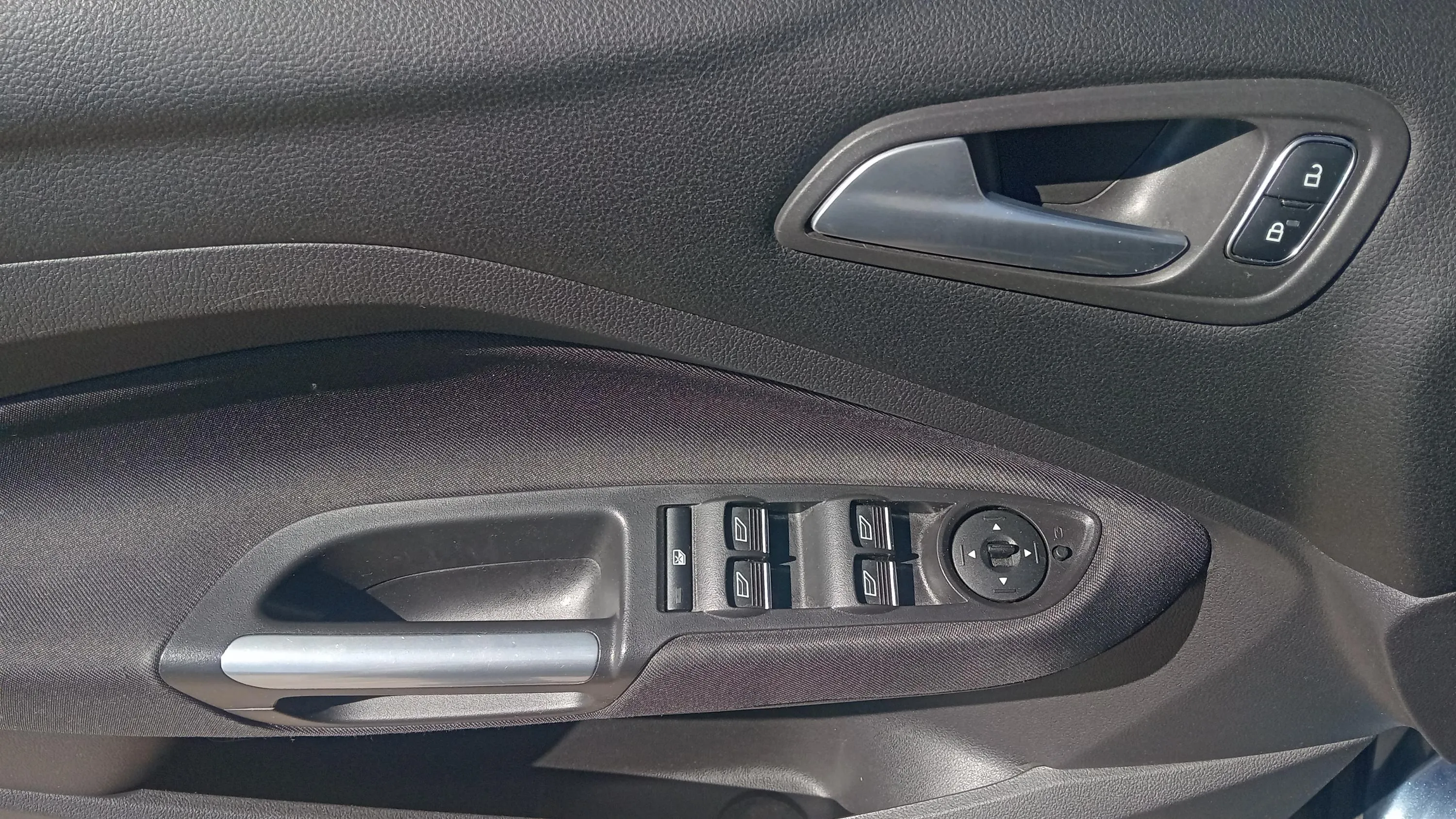 Ford C-Max 1.0 EcoBoost Trend+ - foto 21