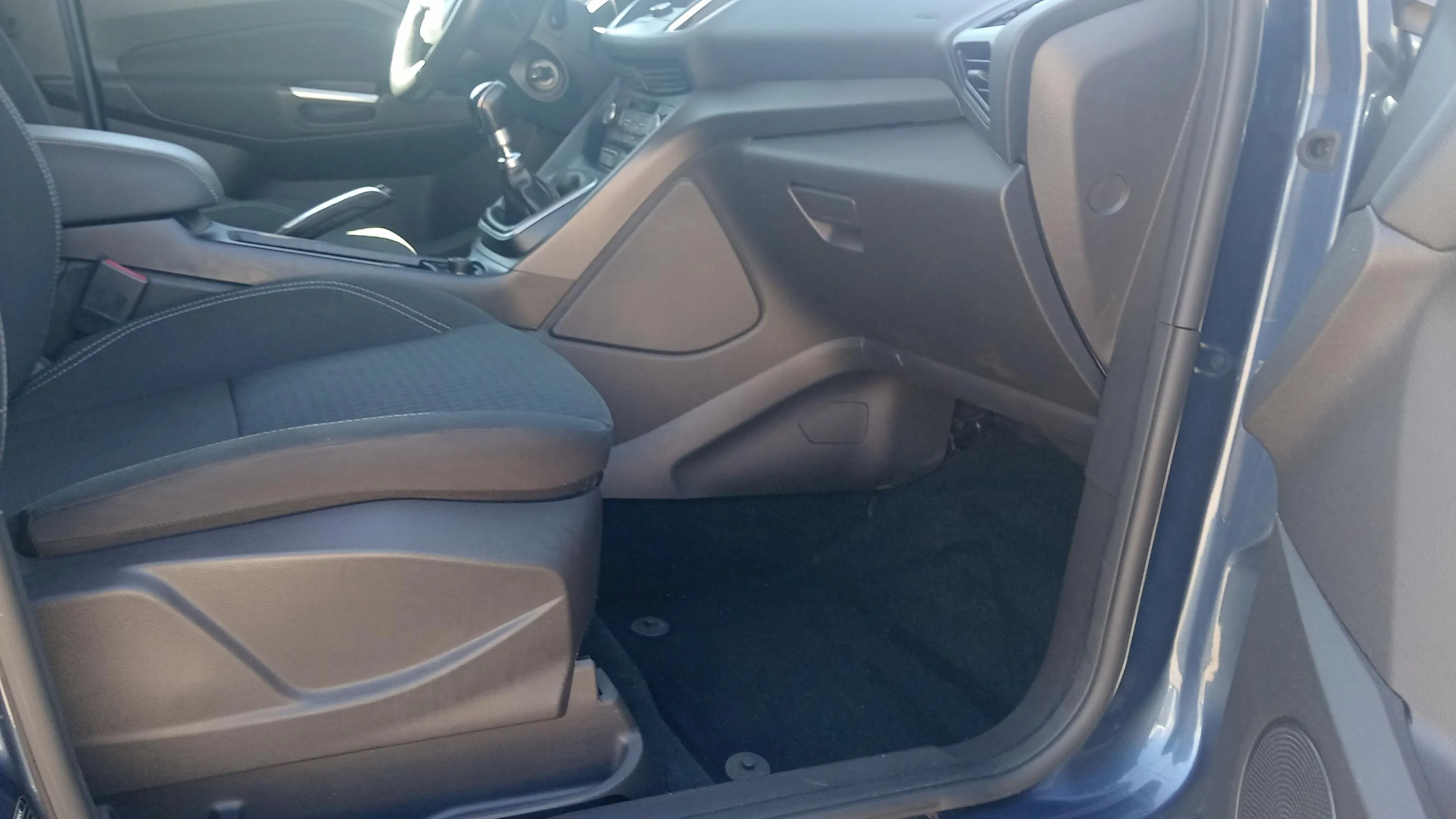 Ford C-Max 1.0 EcoBoost Trend+ - foto 16