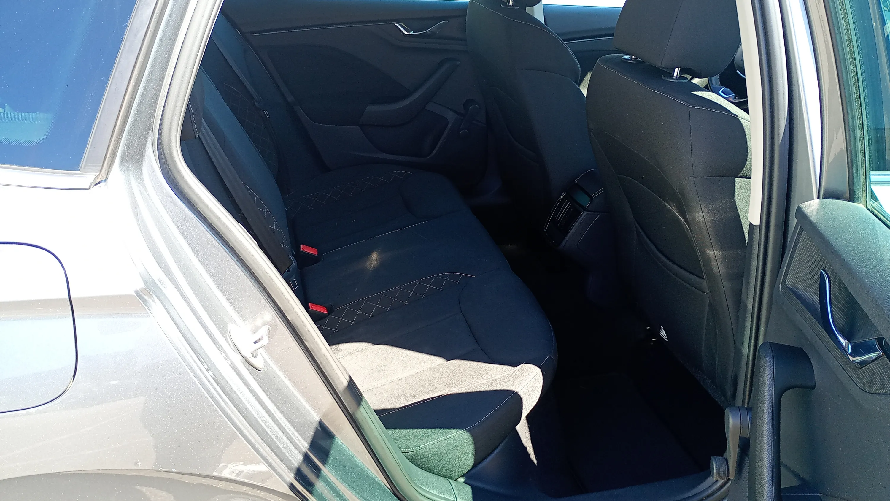 Škoda Scala 1.0 TSI Ambition - foto 15