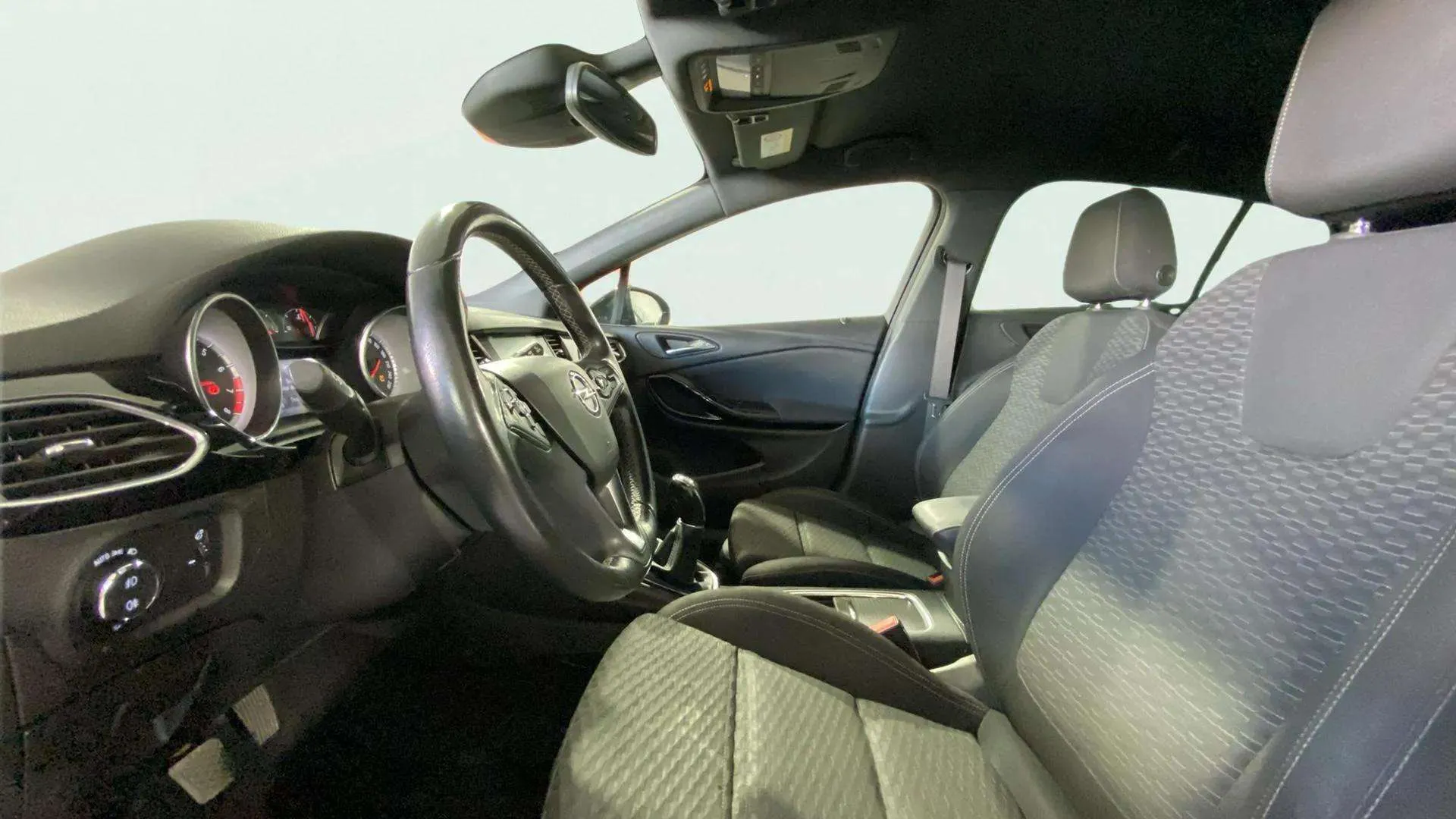 Opel Astra 1.4 Turbo Elegance - foto 12