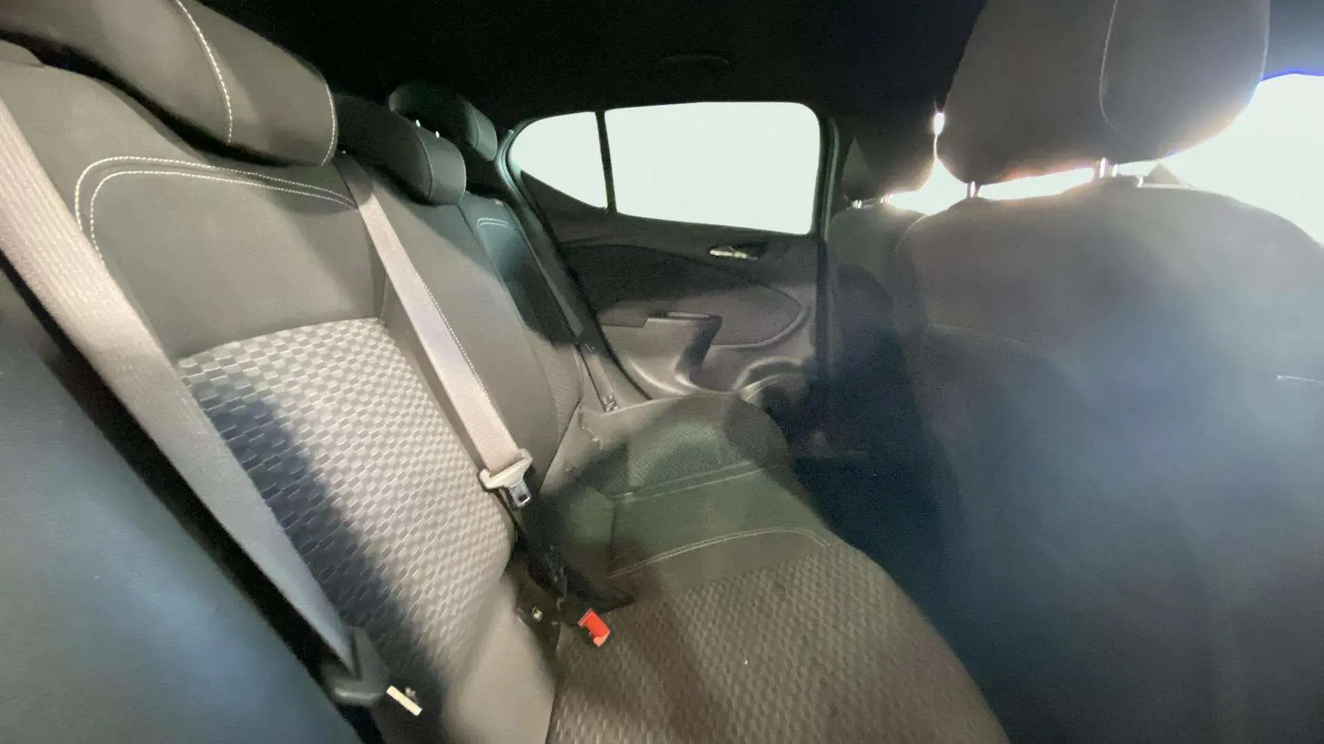 Opel Astra 1.4 Turbo Elegance - foto 15