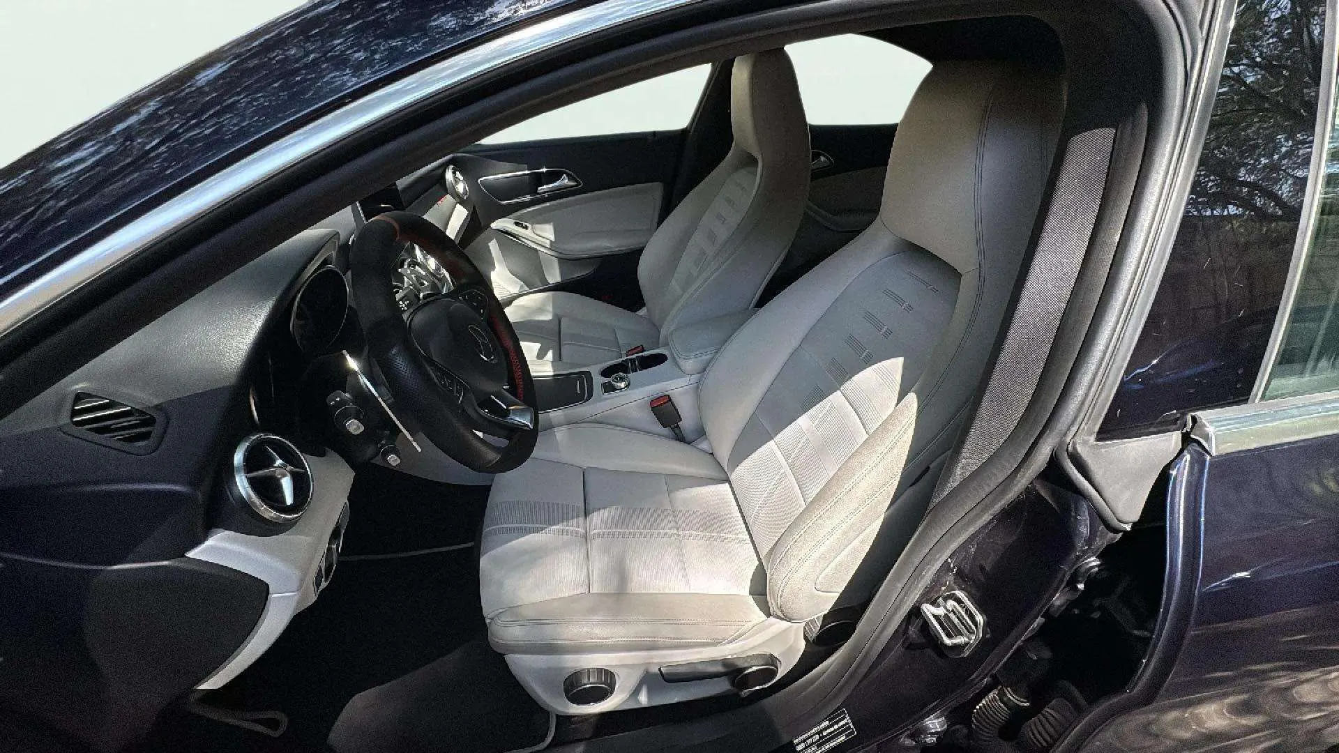 Mercedes-Benz CLA 200 d - foto 9