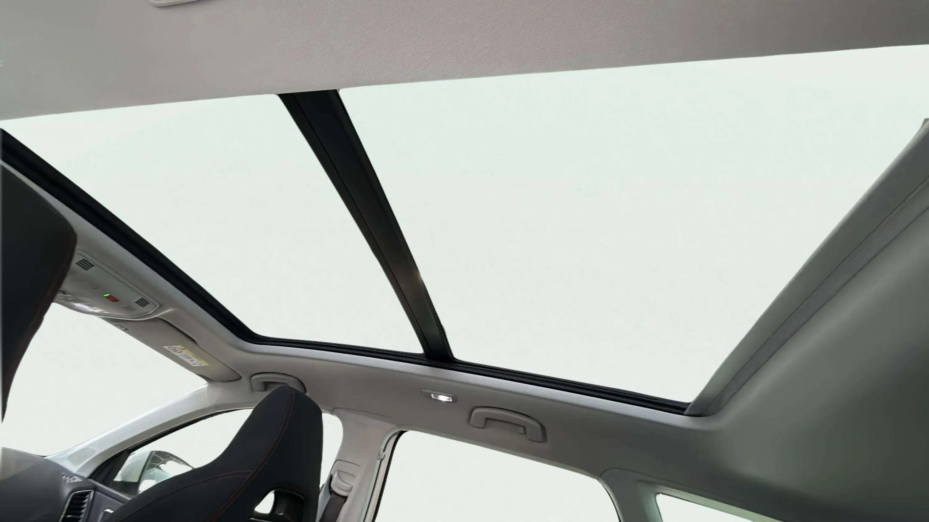 Škoda Karoq 1.5 TSI DSG ACT Ambition - foto 12