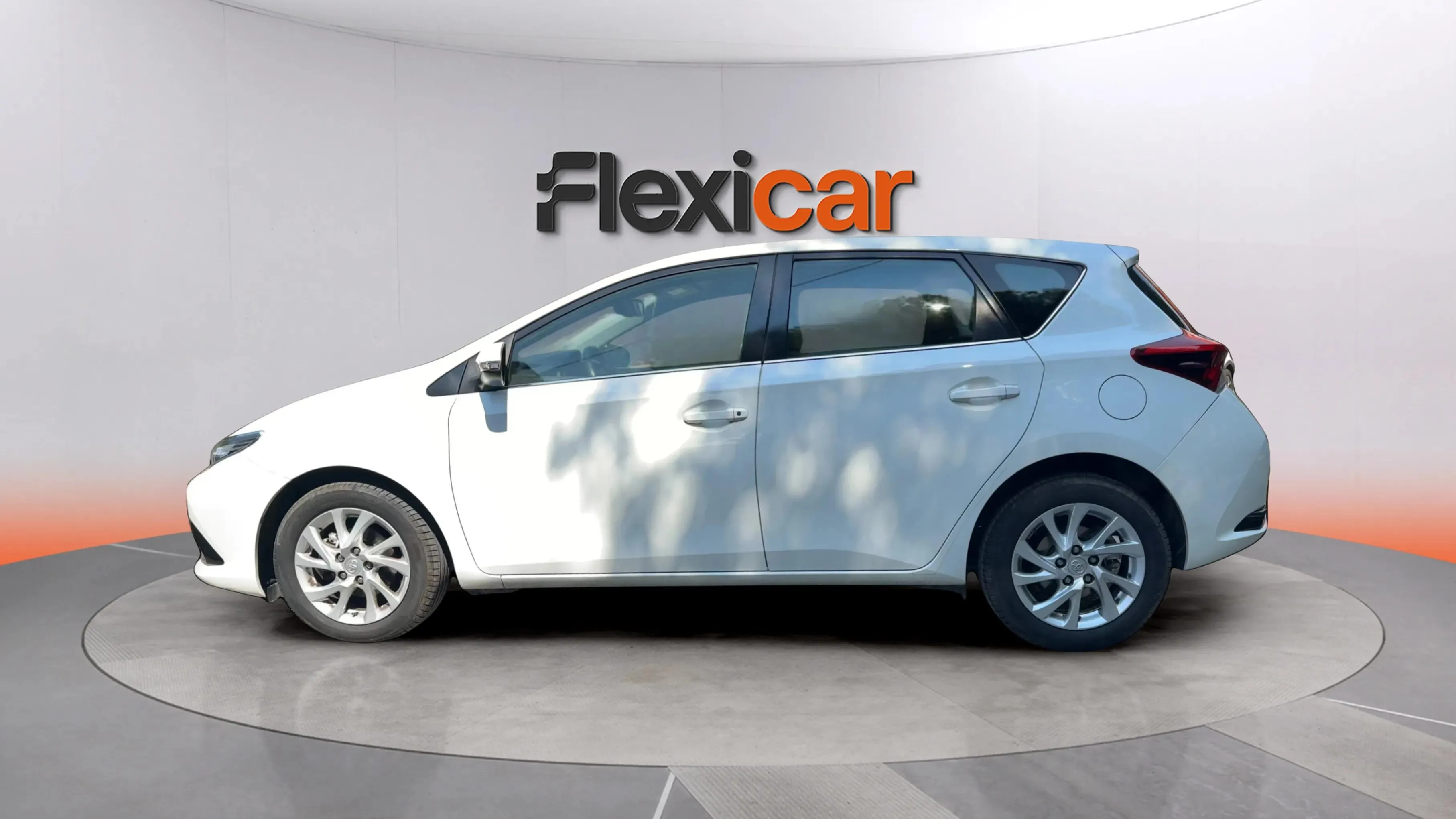 Toyota Auris 1.2 120T Active - foto 4