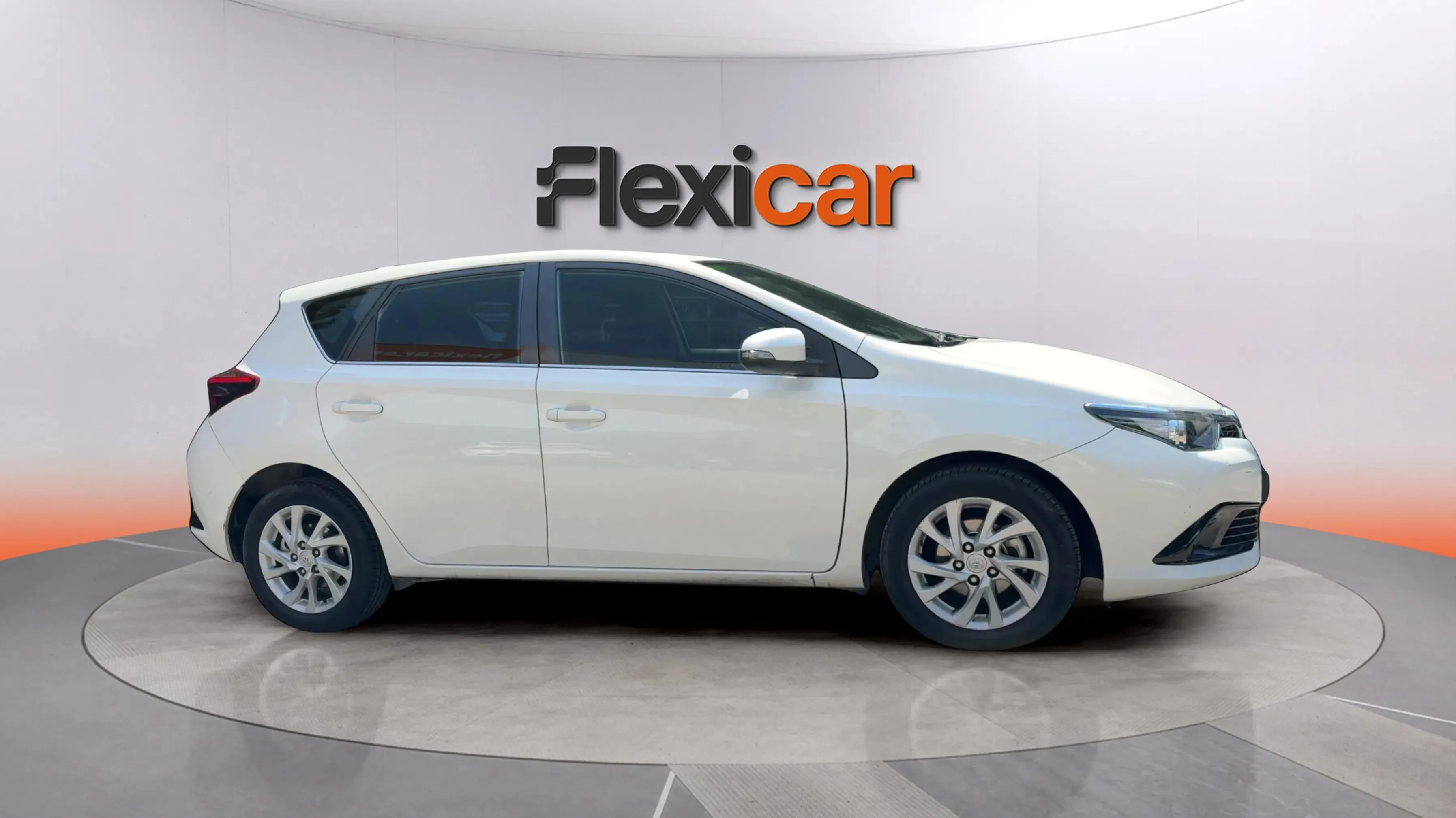 Toyota Auris 1.2 120T Active - foto 8