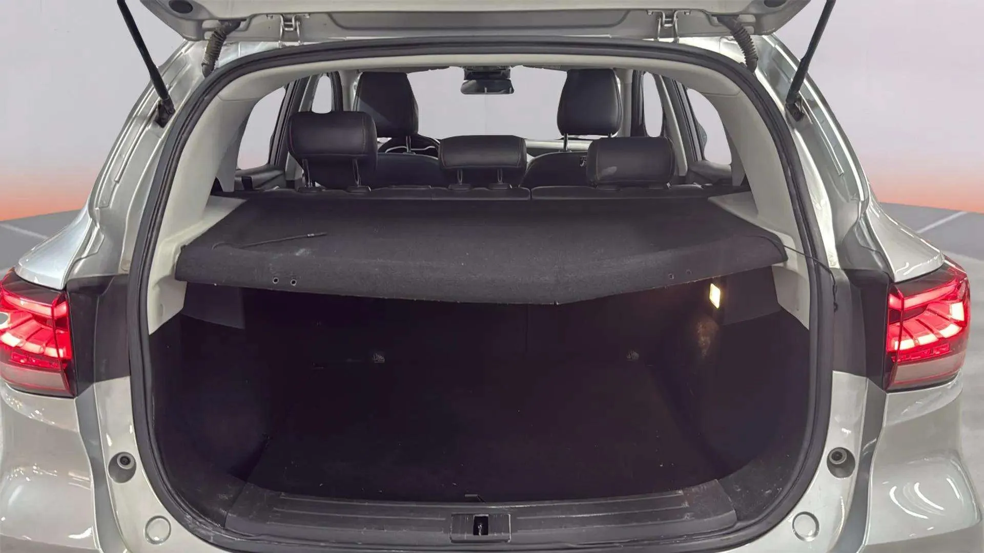 MG ZS 1.0T Luxury - foto 17
