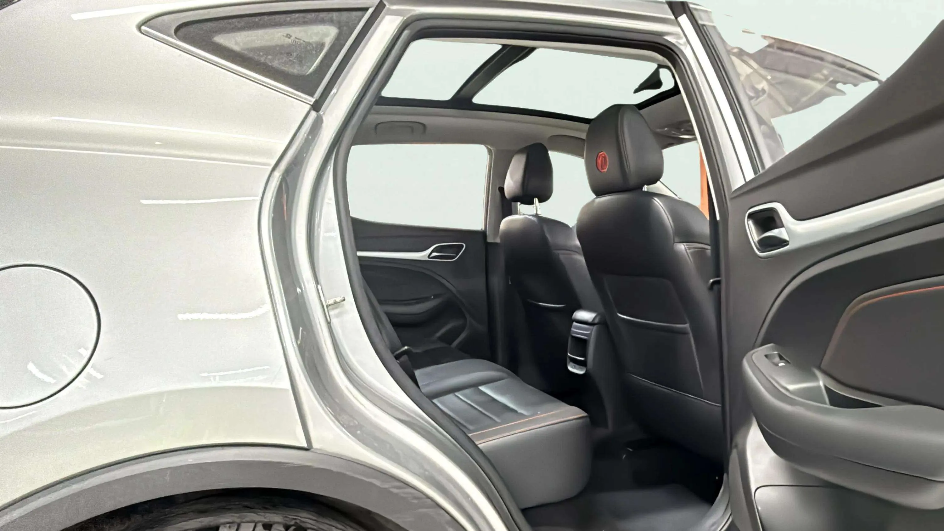MG ZS 1.0T Luxury - foto 16