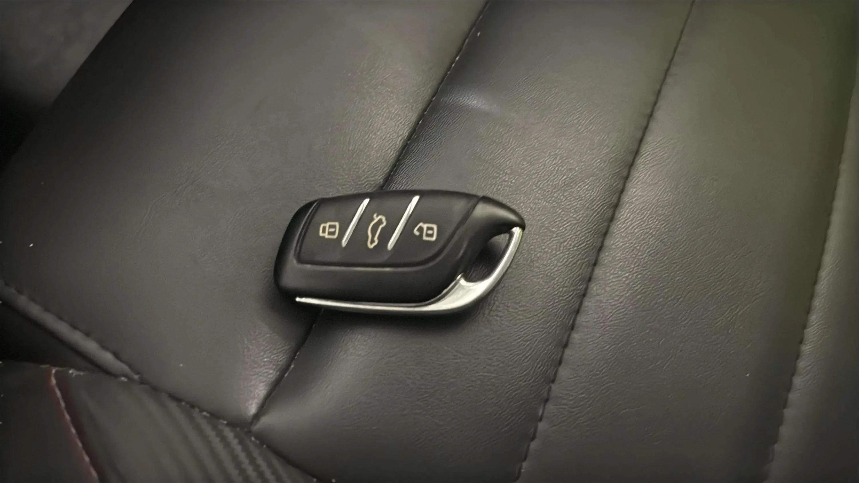 MG ZS 1.0T Luxury - foto 12