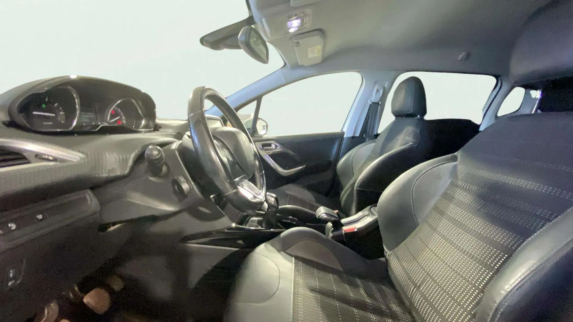 Peugeot 2008 Allure 1.2 PureTech - foto 10