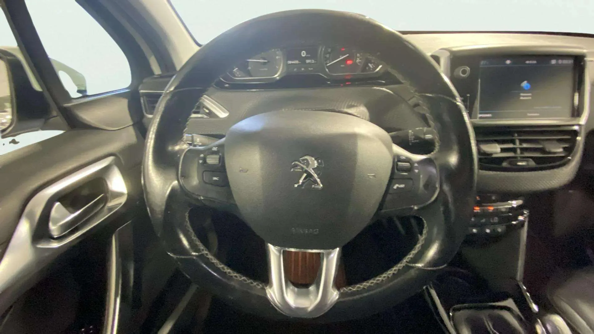Peugeot 2008 Allure 1.2 PureTech - foto 8