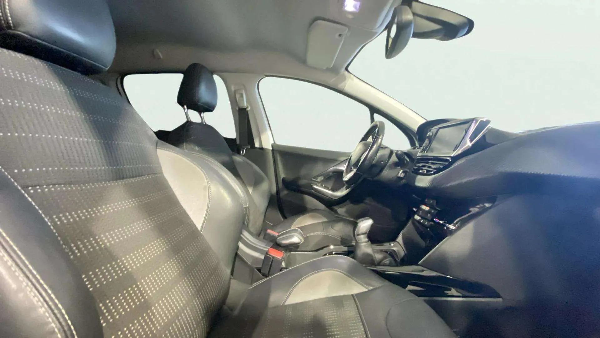 Peugeot 2008 Allure 1.2 PureTech - foto 11