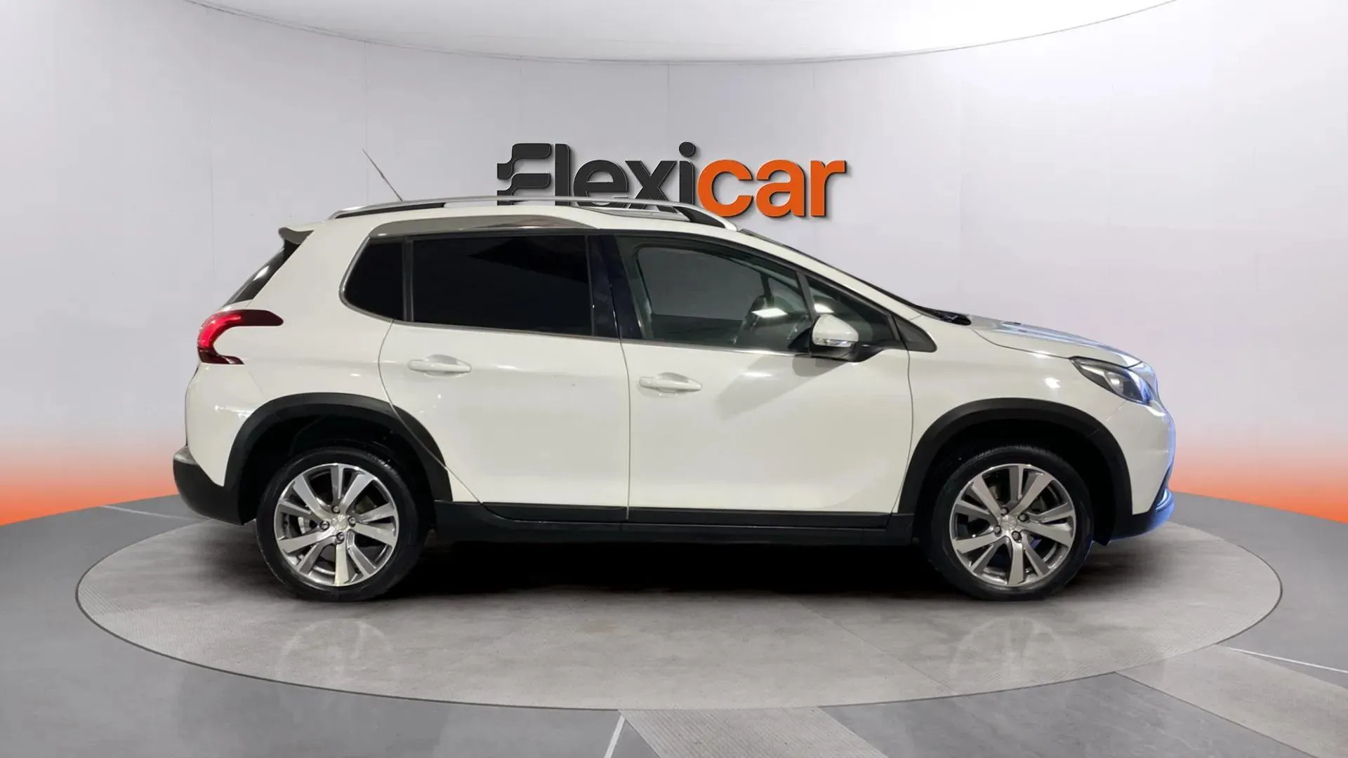 Peugeot 2008 Allure 1.2 PureTech - foto 5