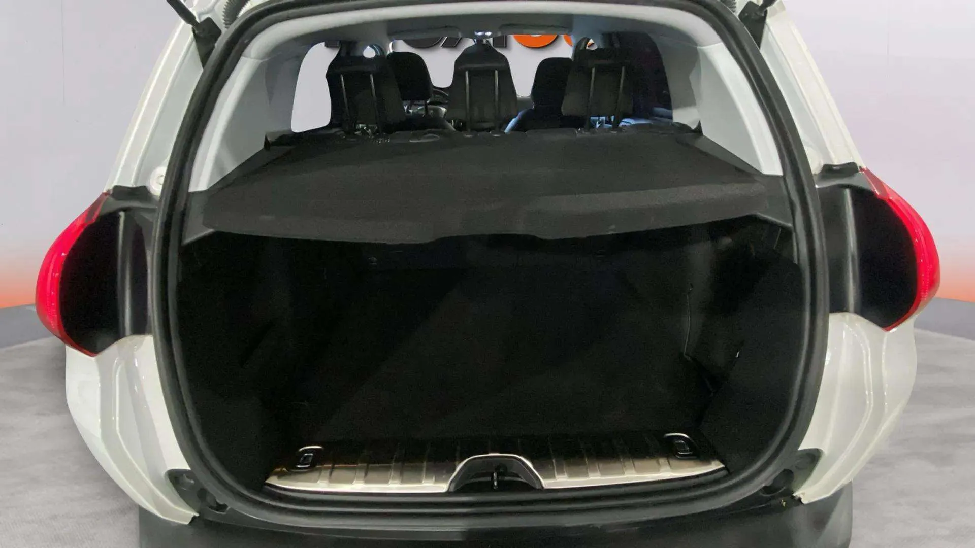 Peugeot 2008 Allure 1.2 PureTech - foto 18