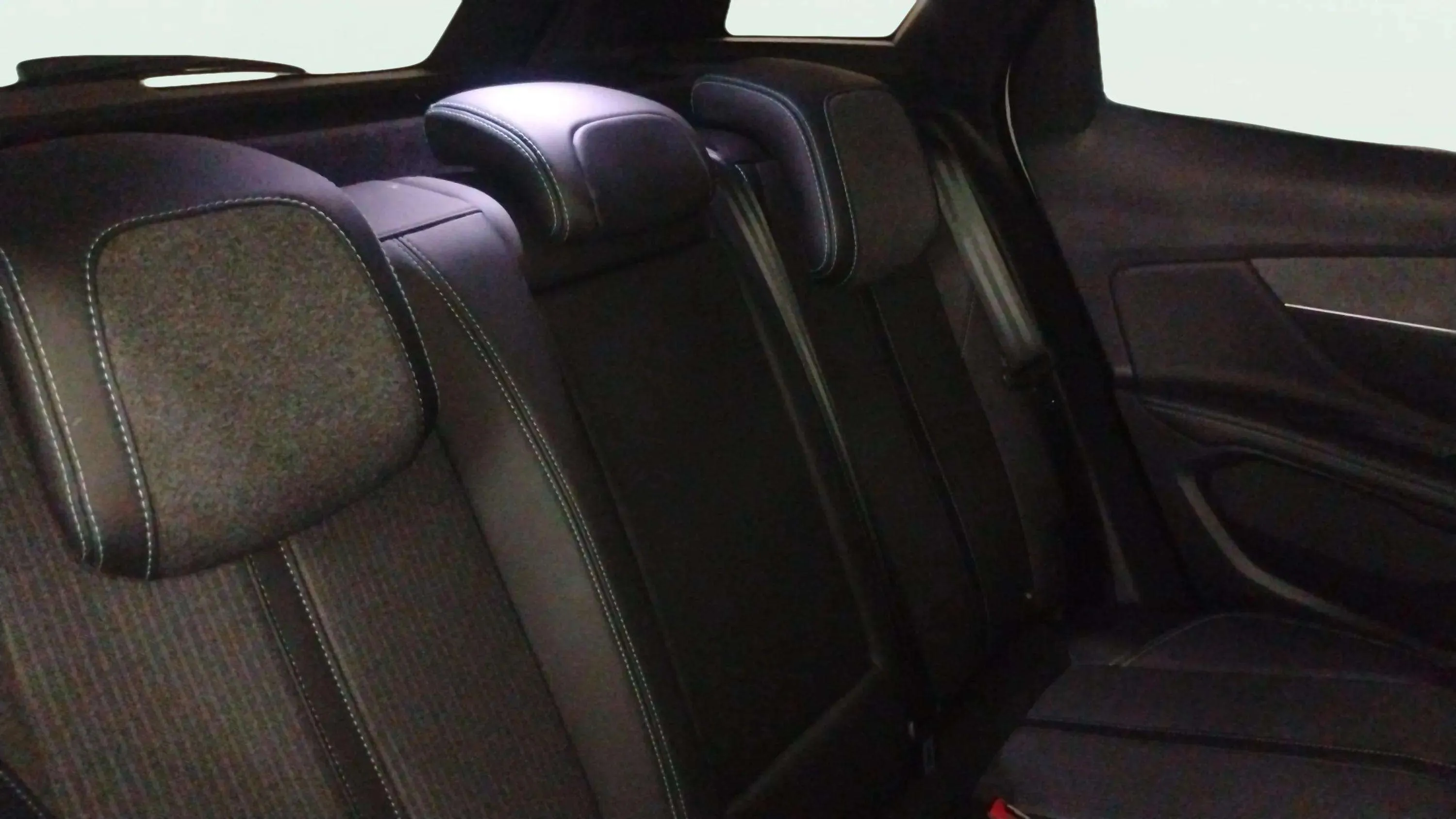 Peugeot 3008 1.2 PureTech Active Pack EAT8 - foto 17