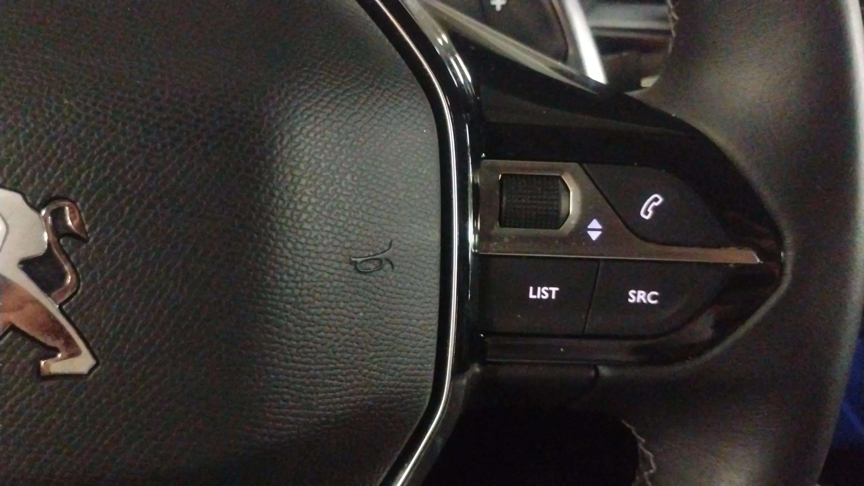 Peugeot 3008 1.2 PureTech Active Pack EAT8 - foto 27
