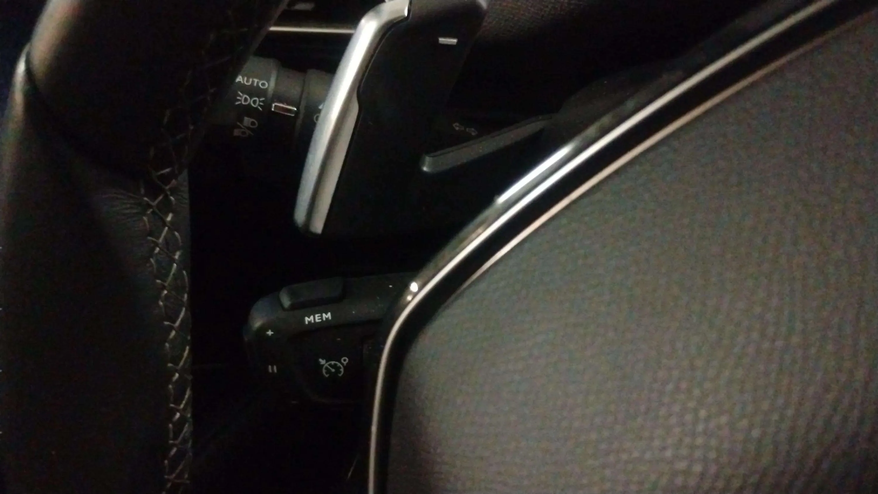 Peugeot 3008 1.2 PureTech Active Pack EAT8 - foto 24