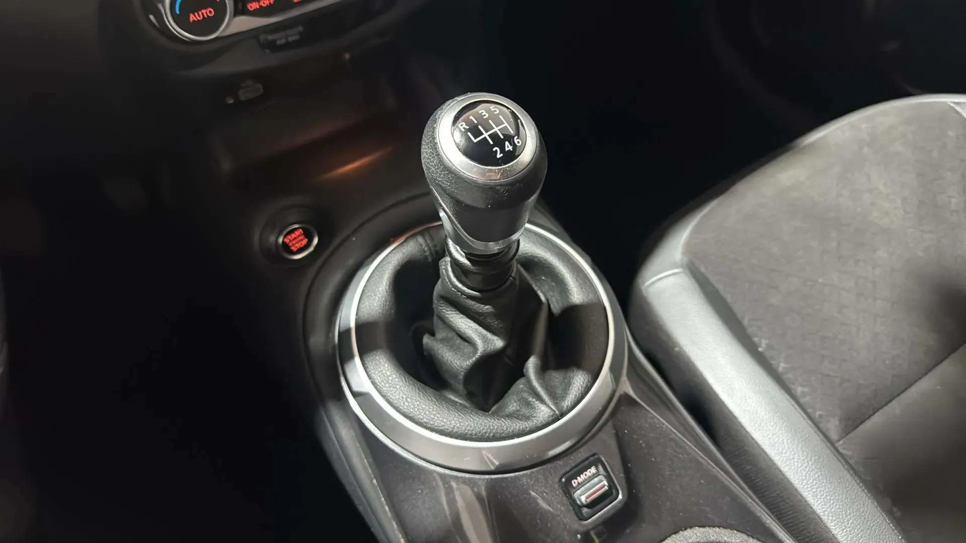 Nissan Juke DIG-T Acenta - foto 19
