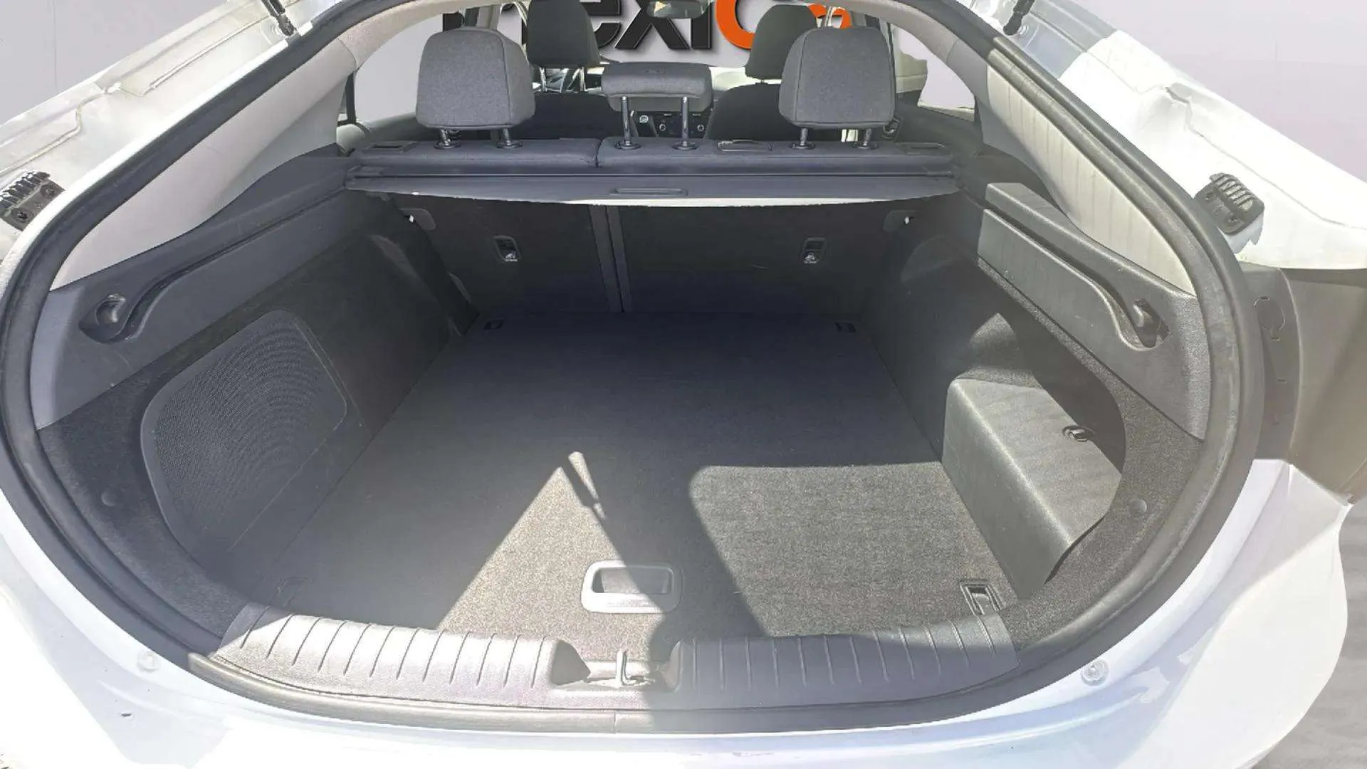 Hyundai Ioniq 1.6 GDI PHEV Klass DCT - foto 16