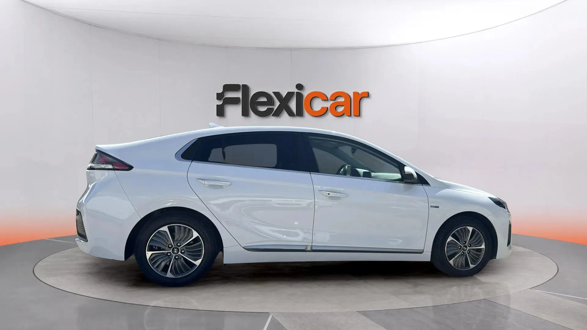 Hyundai Ioniq 1.6 GDI PHEV Klass DCT - foto 8