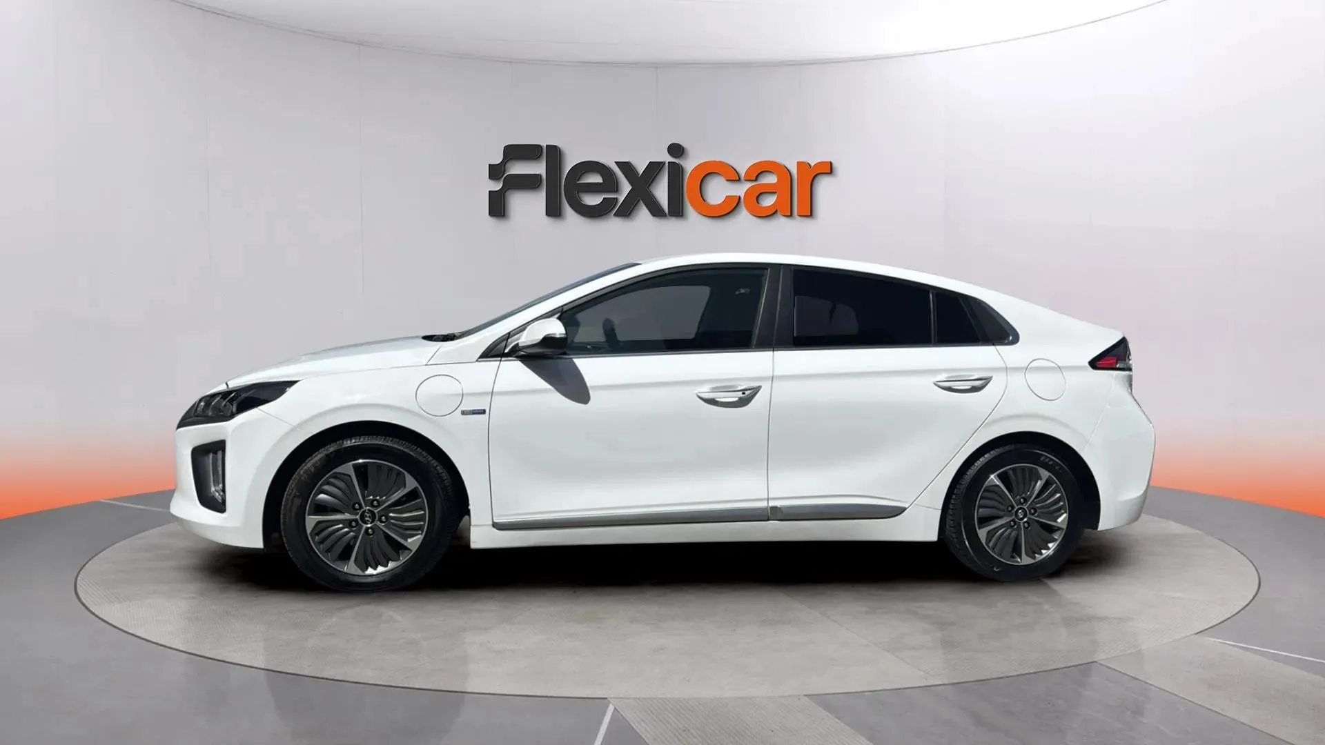 Hyundai Ioniq 1.6 GDI PHEV Klass DCT - foto 4